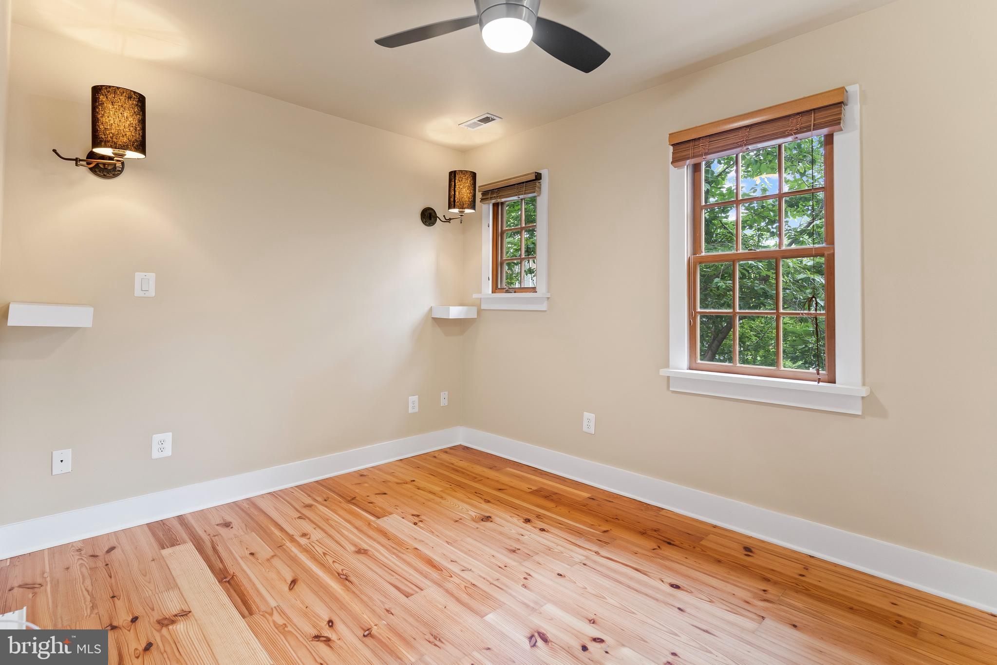 OLD TOWN - Residential Lease