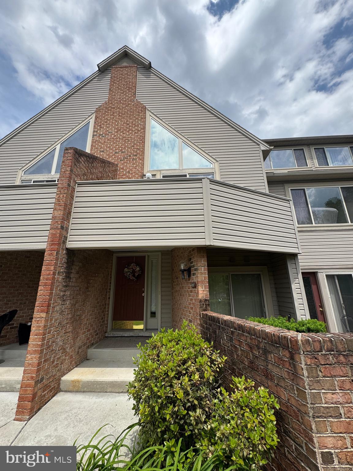 Modern 2-Bedroom Condo with Loft Suite – Convenient Central PA Location
Experience stylish, low-maintenance living in this beautifully designed 2-bedroom, 2-bath condo located in a quiet, well-maintained community in the heart of Central Pennsylvania. Perfectly positioned for commuters and travelers alike, this home offers easy access to Harrisburg, Hershey, York, and surrounding areas.
Step inside to an open and modern layout that seamlessly blends comfort and functionality. The spacious first-floor primary suite provides convenience and privacy, featuring ample closet space and an en-suite bath. Upstairs, a versatile loft-style second bedroom with its own full bath offers the perfect retreat for guests, a home office, or a private living area.
The open-concept main level includes a bright living room, updated kitchen, and dining area that flows effortlessly—ideal for entertaining or relaxing at home. Vaulted ceilings and large windows enhance the sense of space and natural light throughout.
Enjoy the peaceful surroundings of a quiet neighborhood while being just minutes from major highways, shopping, restaurants, and entertainment options.
Whether you’re a first-time buyer, downsizer, or looking for a weekend getaway in Central PA, this condo offers the perfect blend of location, layout, and lifestyle.