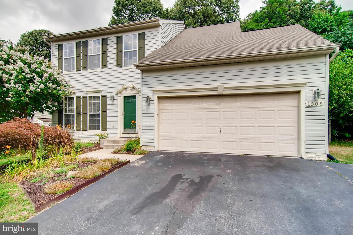 JONATHANS LANDING - Residential