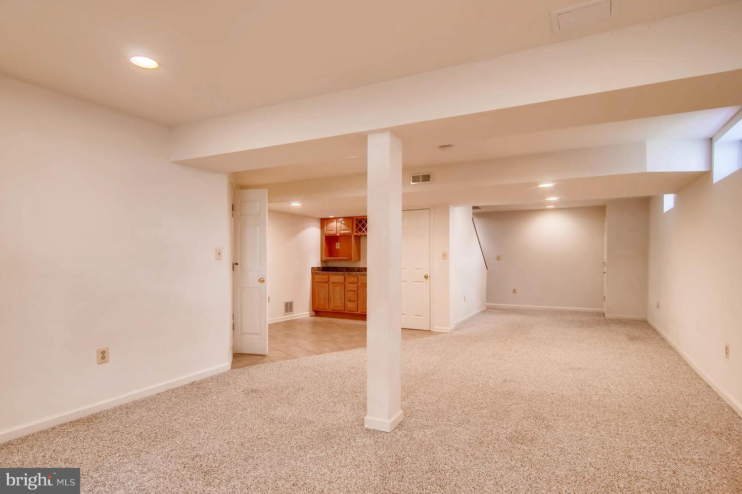 JONATHANS LANDING - Residential