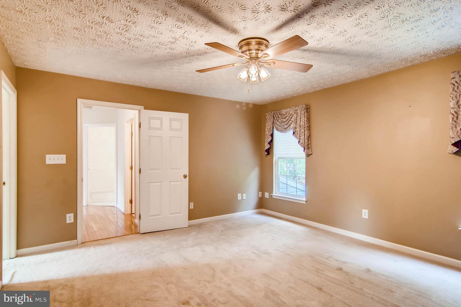 JONATHANS LANDING - Residential