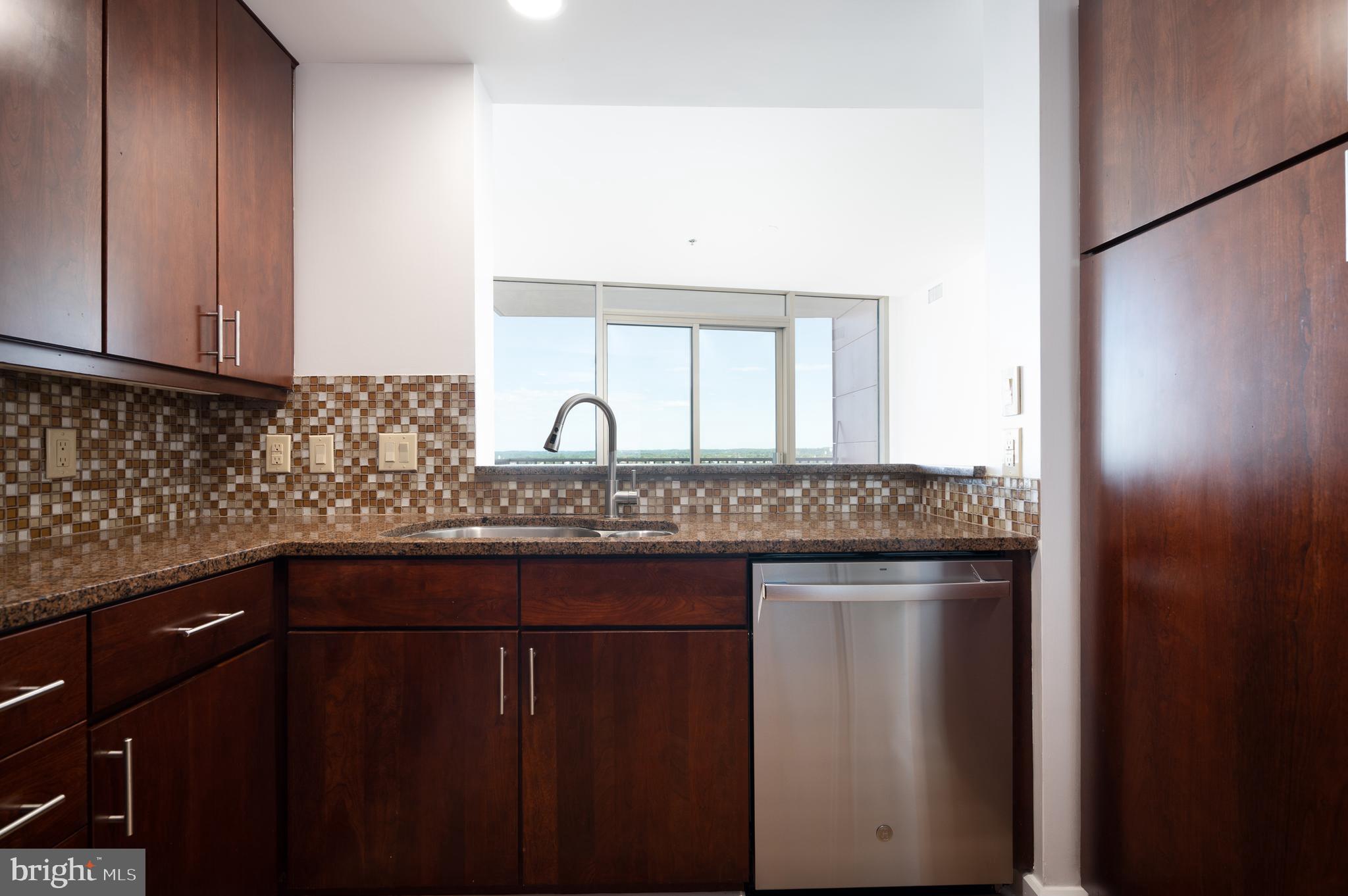 RIVER TOWER CHRIST L - Residential