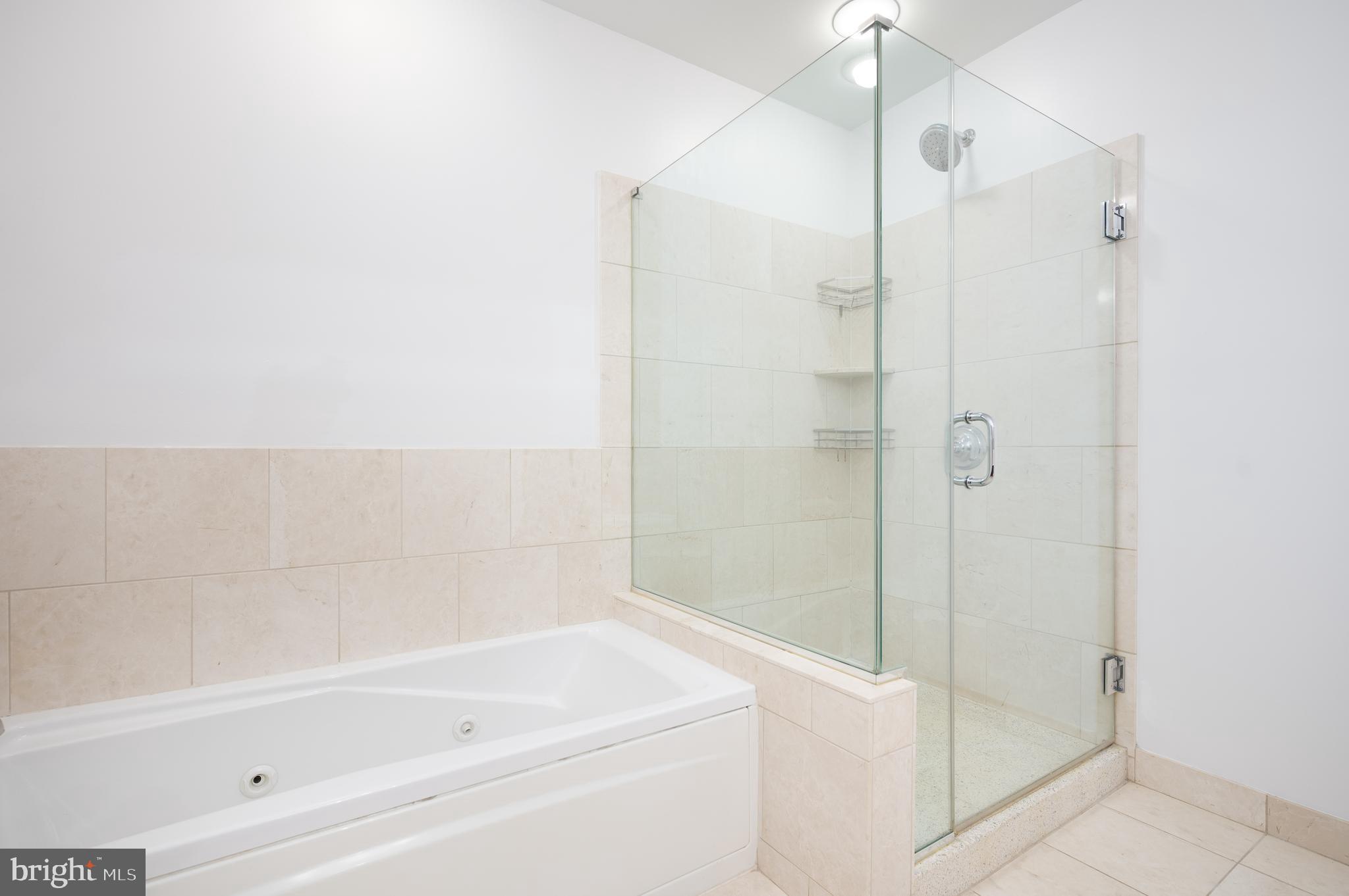 RIVER TOWER CHRIST L - Residential