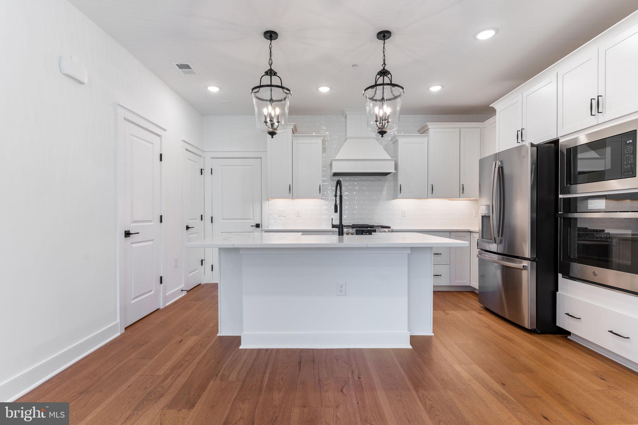 14989 DECO CIRCLE