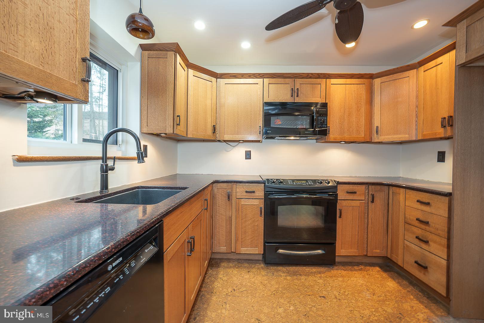 OAK HILL - Residential