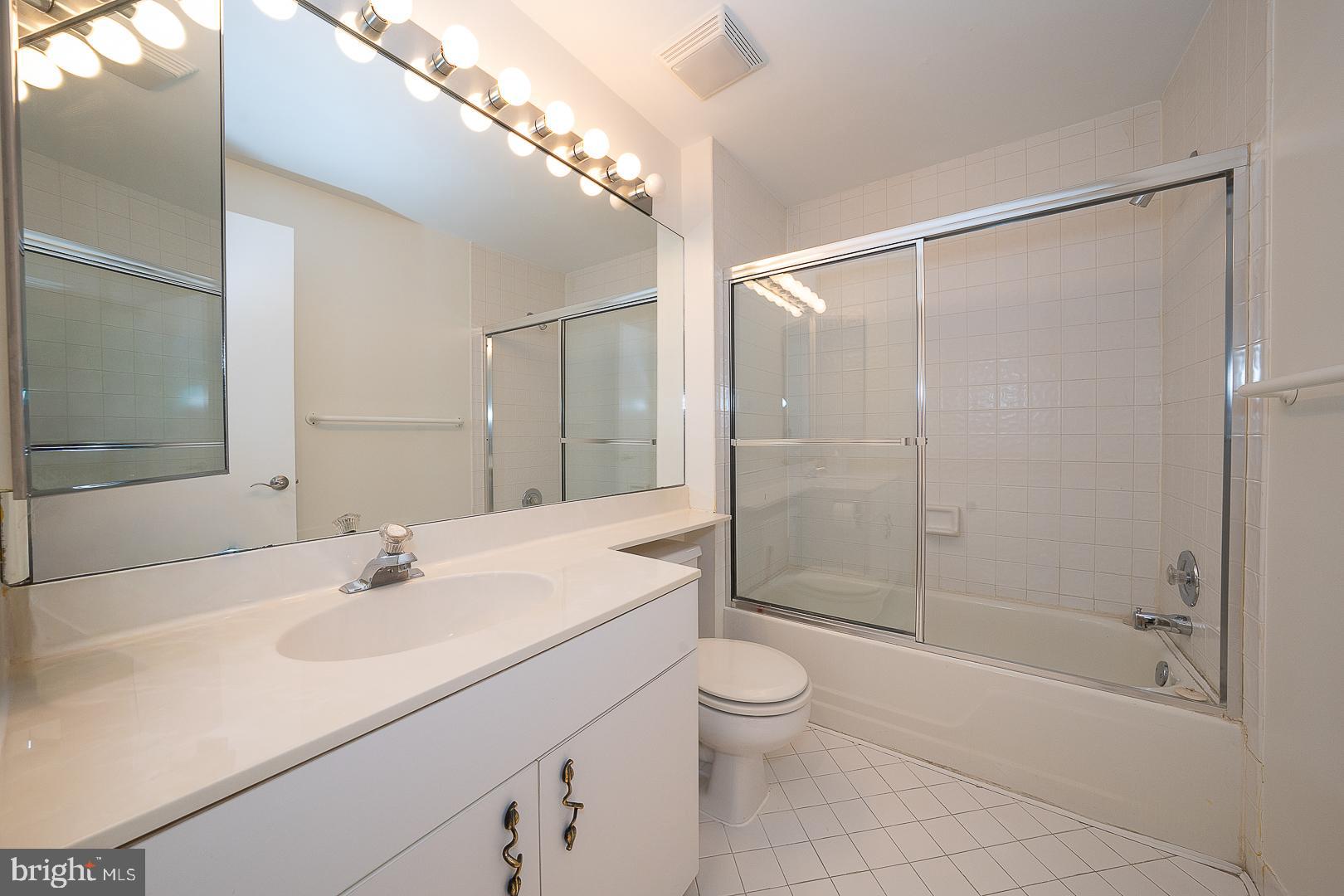 OAK HILL - Residential