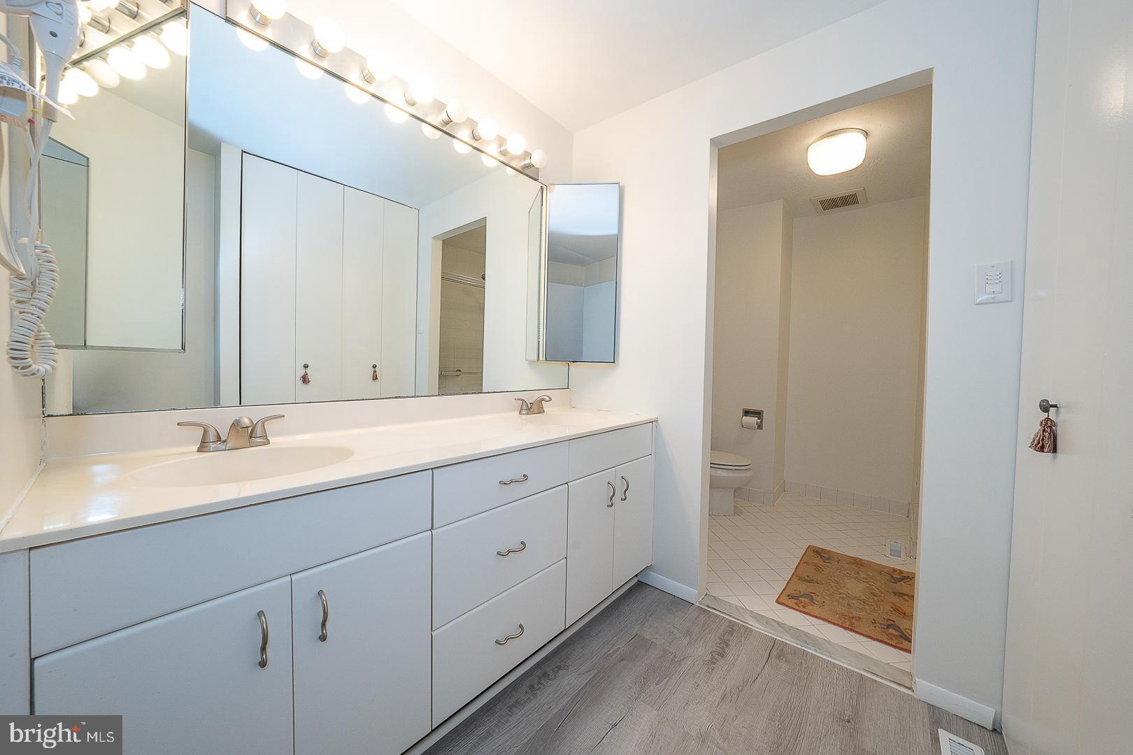 OAK HILL - Residential