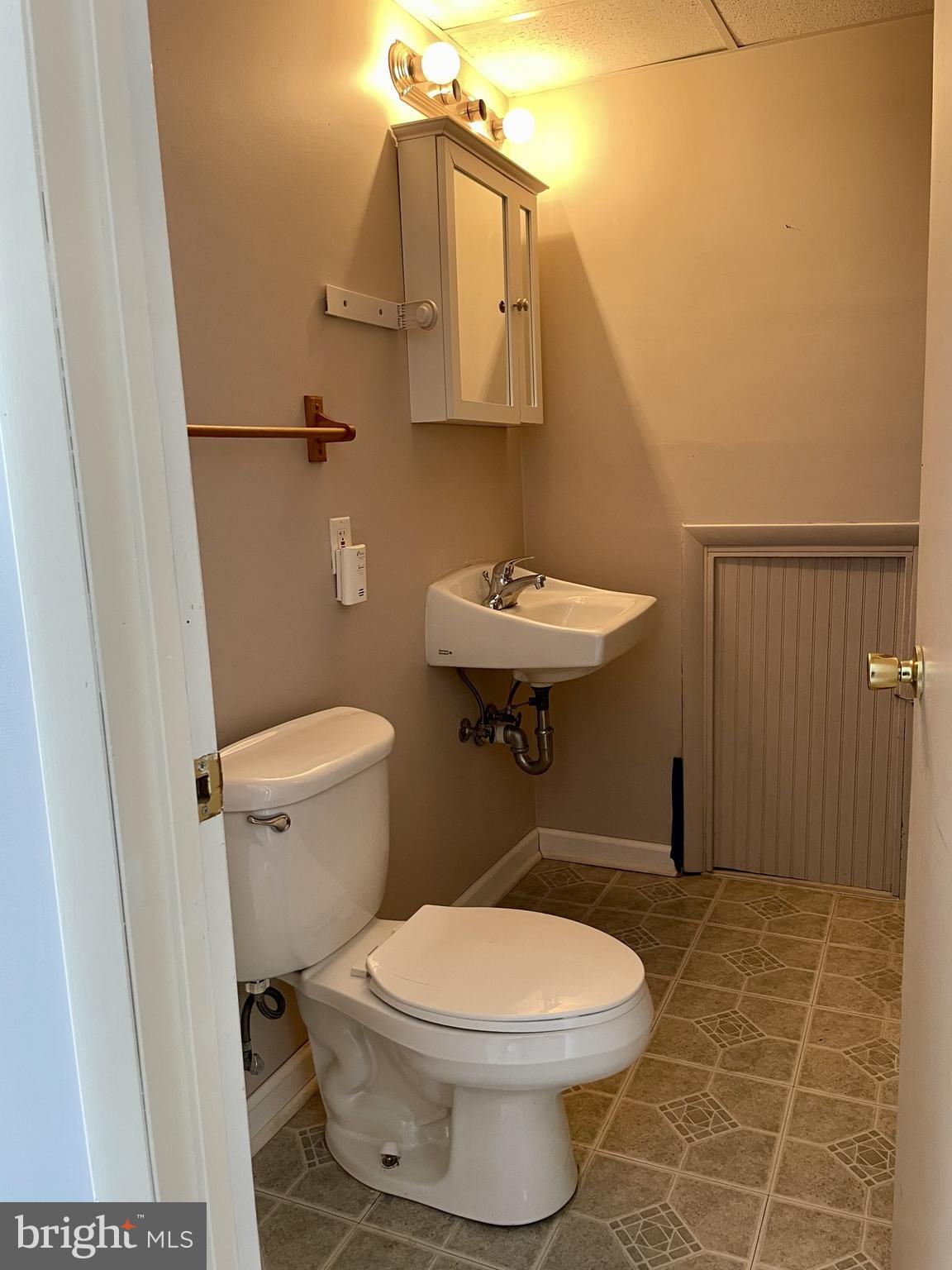 WAVERLY VILLAGE - Residential Lease