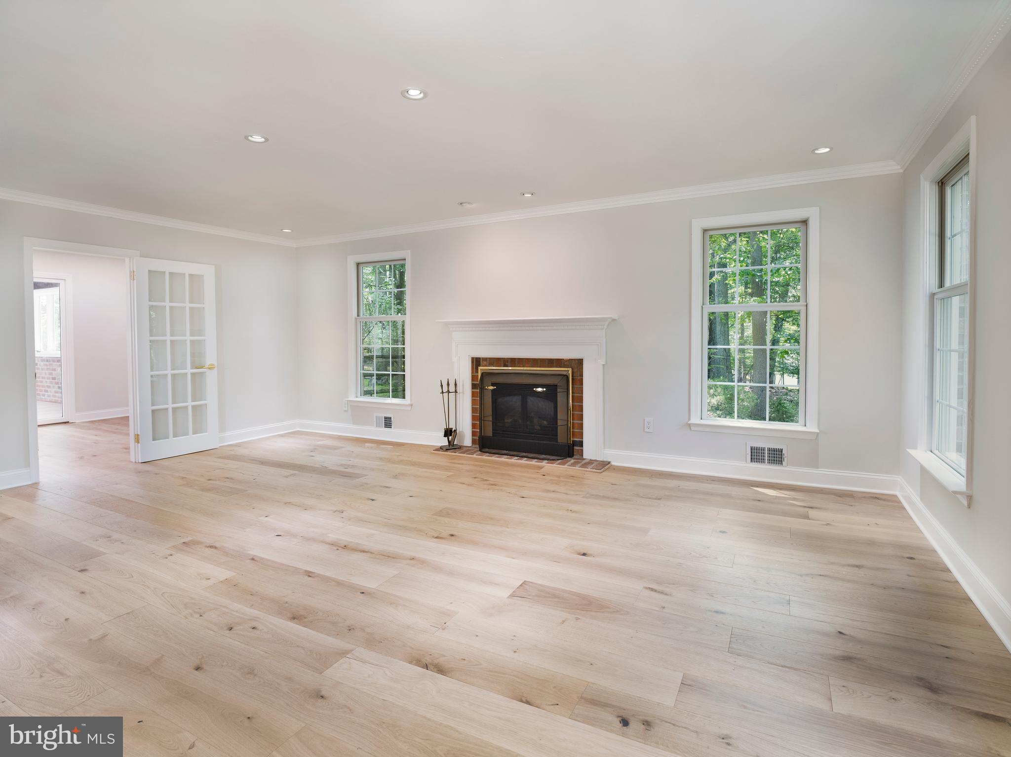 581 WOODLAND DRIVE