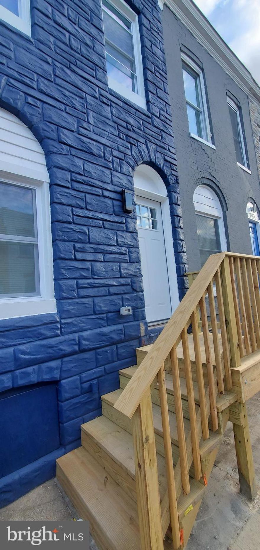 This quaint and modern rowhome is conveniently location near downtown Baltimore.  The 2 spacious bedrooms are great for your space to unwind.
