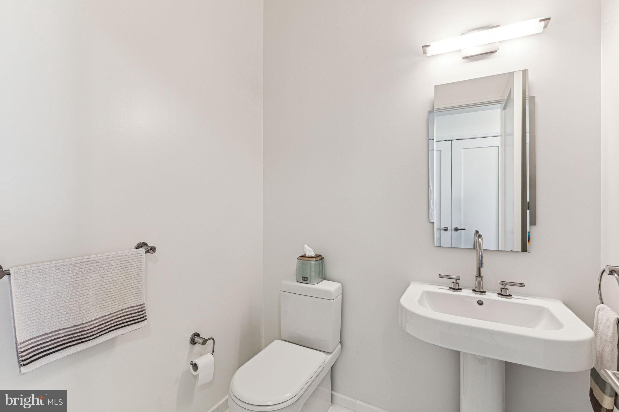 AVENUE OF THE ARTS - Residential