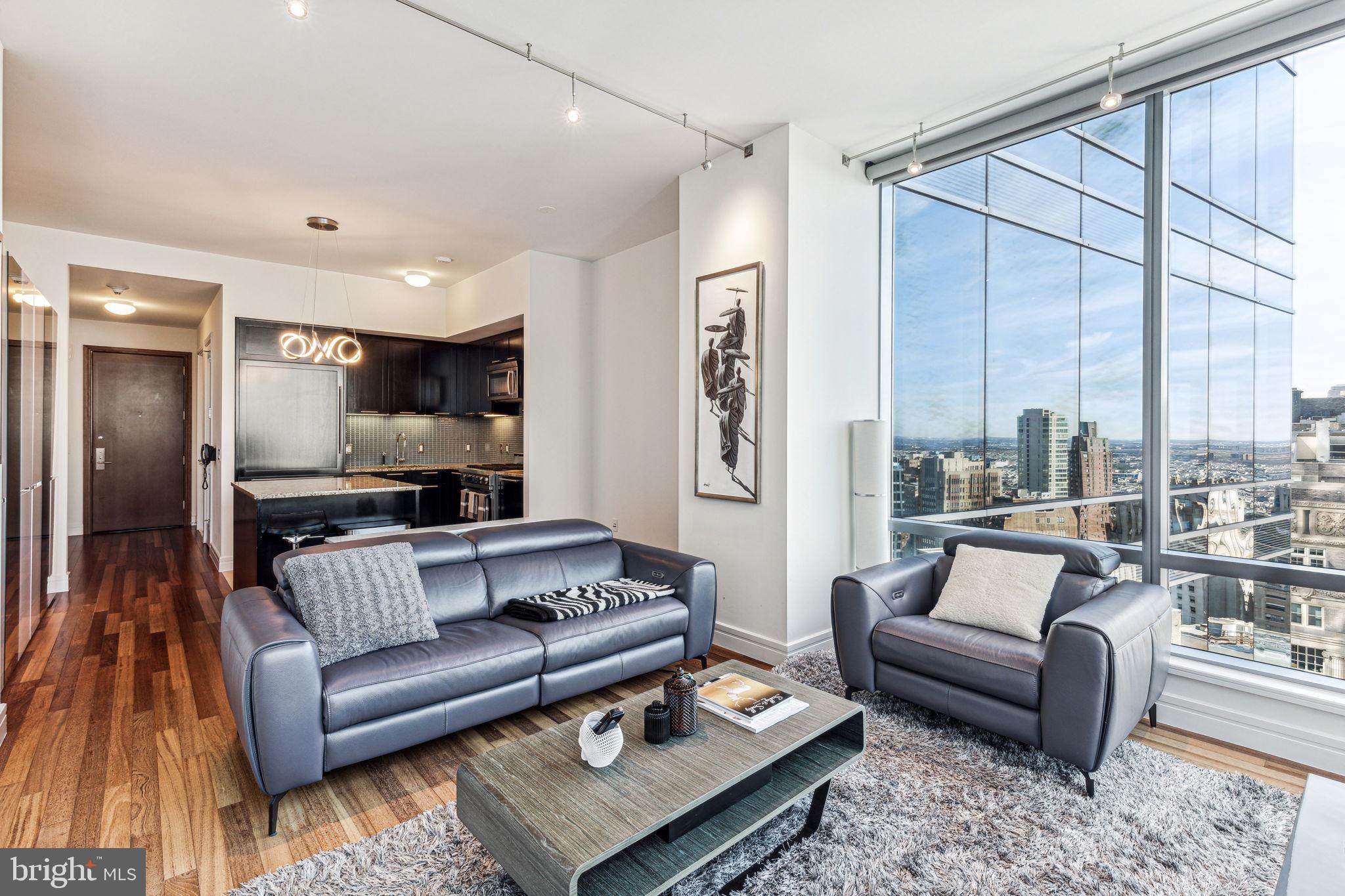 AVENUE OF THE ARTS - Residential