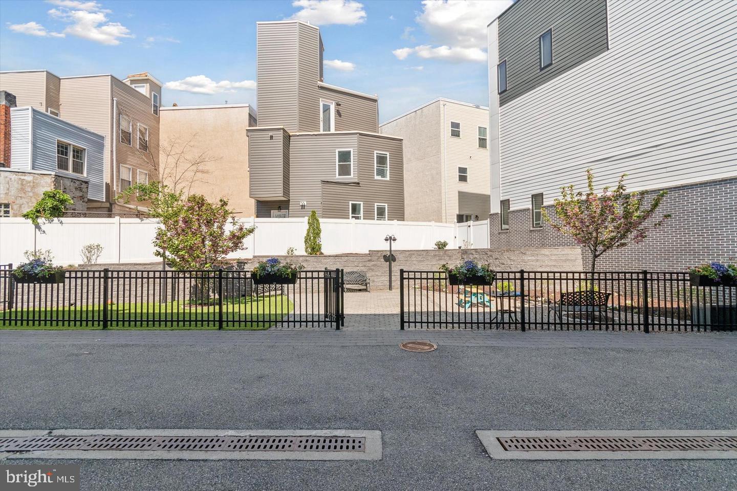 GRADUATE HOSPITAL - Residential