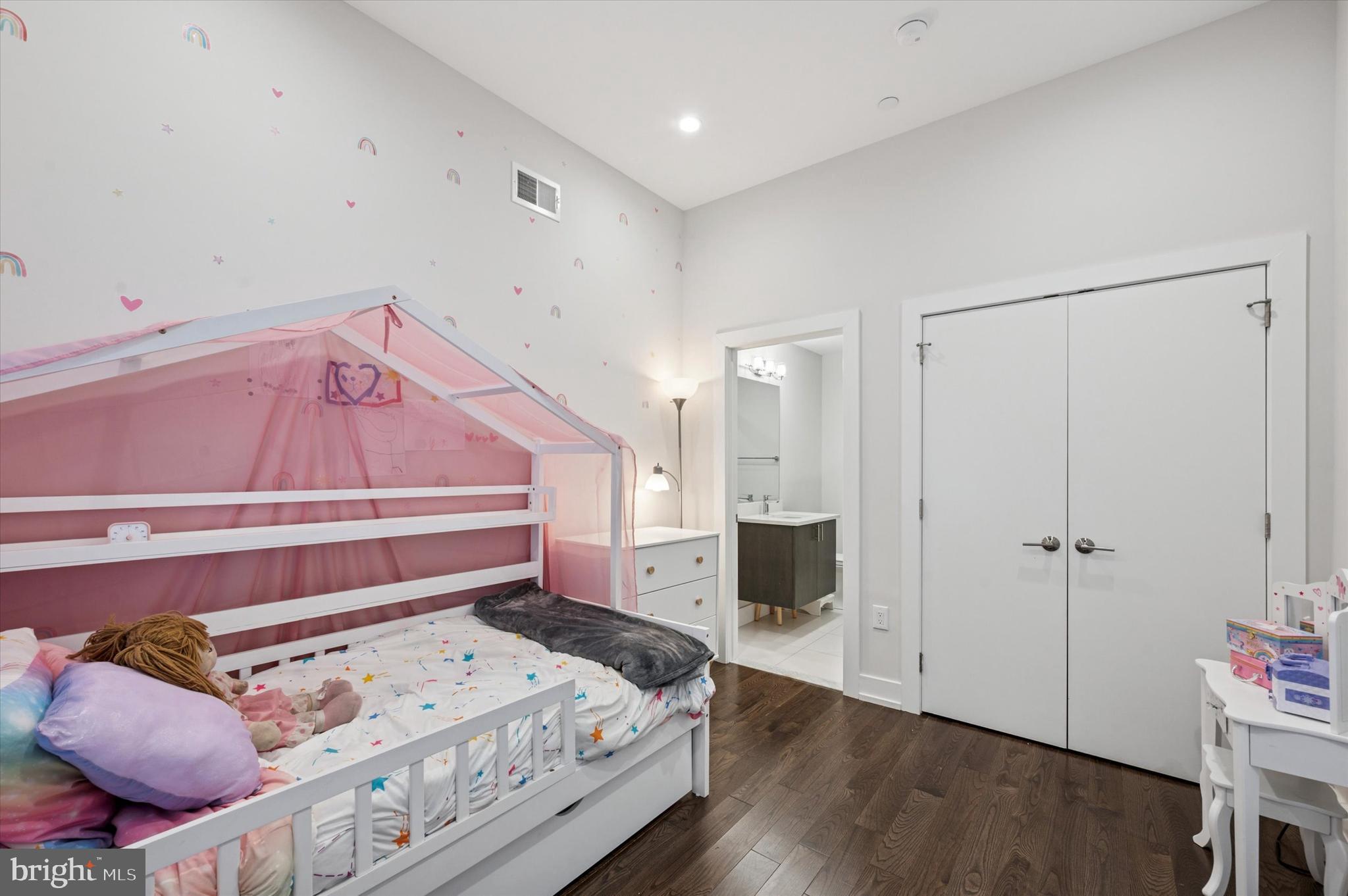 GRADUATE HOSPITAL - Residential