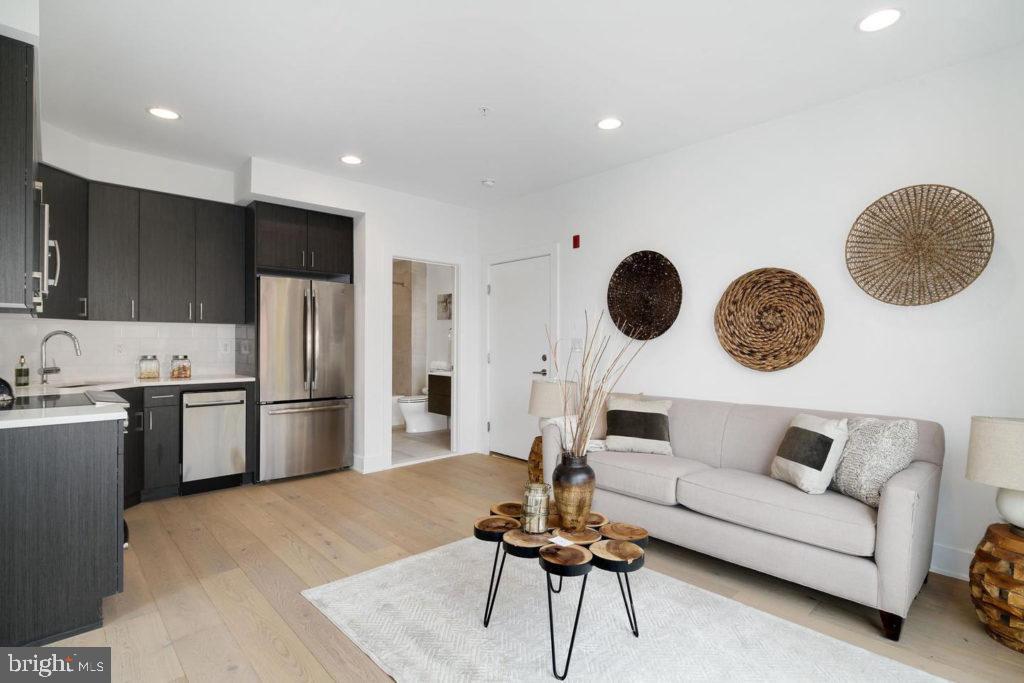 NORTHERN LIBERTIES - Commercial Sale