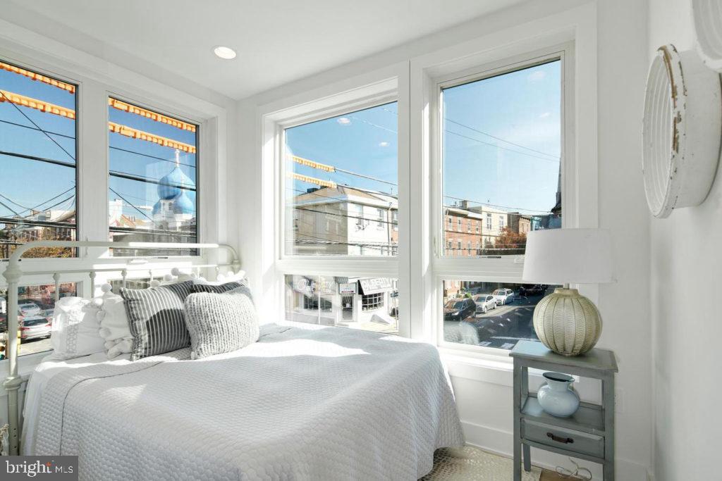 NORTHERN LIBERTIES - Commercial Sale