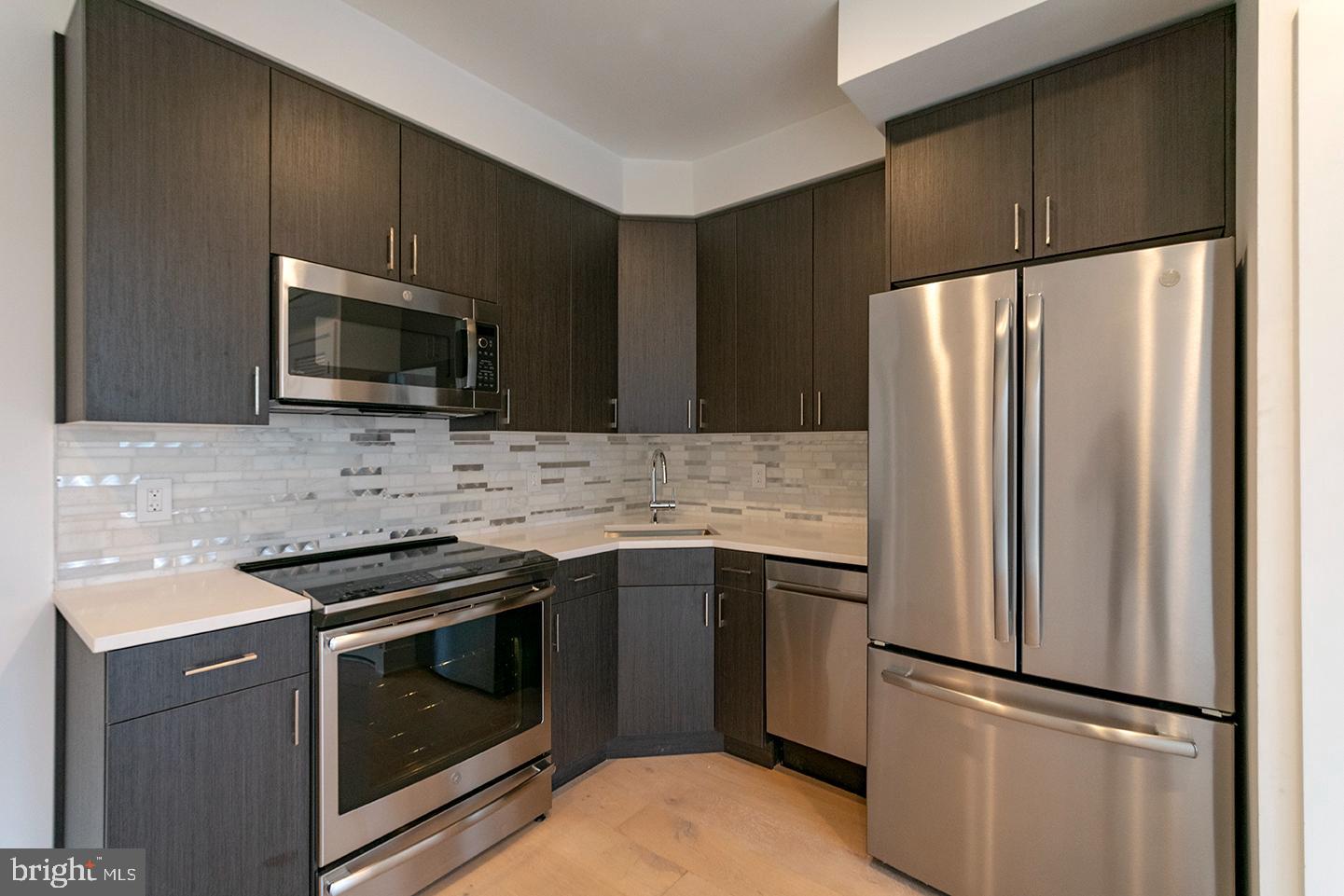 NORTHERN LIBERTIES - Commercial Sale