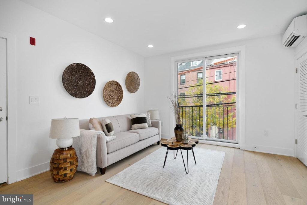 NORTHERN LIBERTIES - Commercial Sale