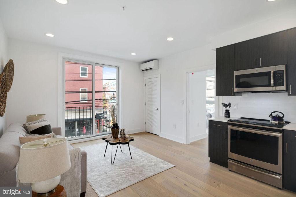 NORTHERN LIBERTIES - Commercial Sale