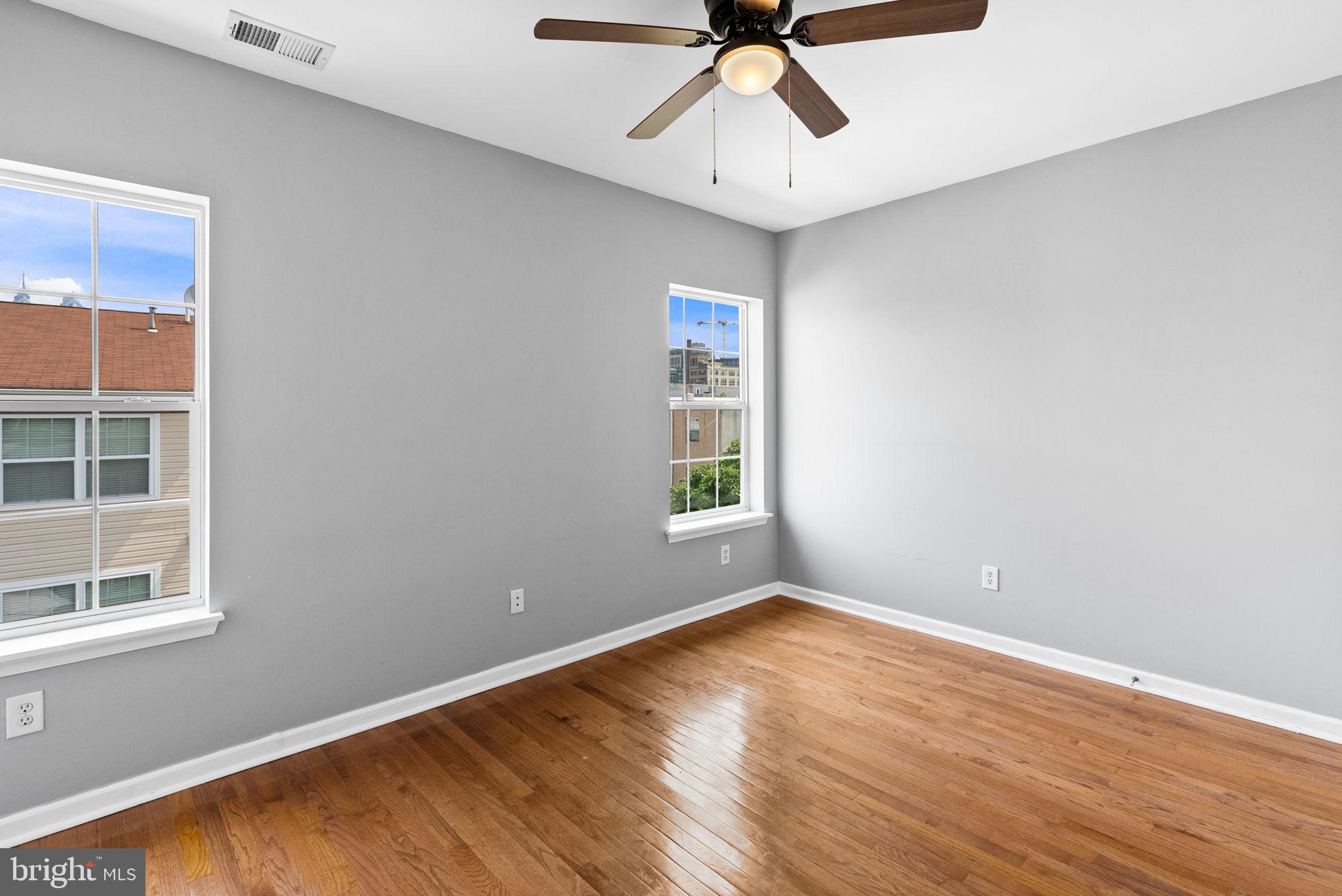 POINT BREEZE - Residential