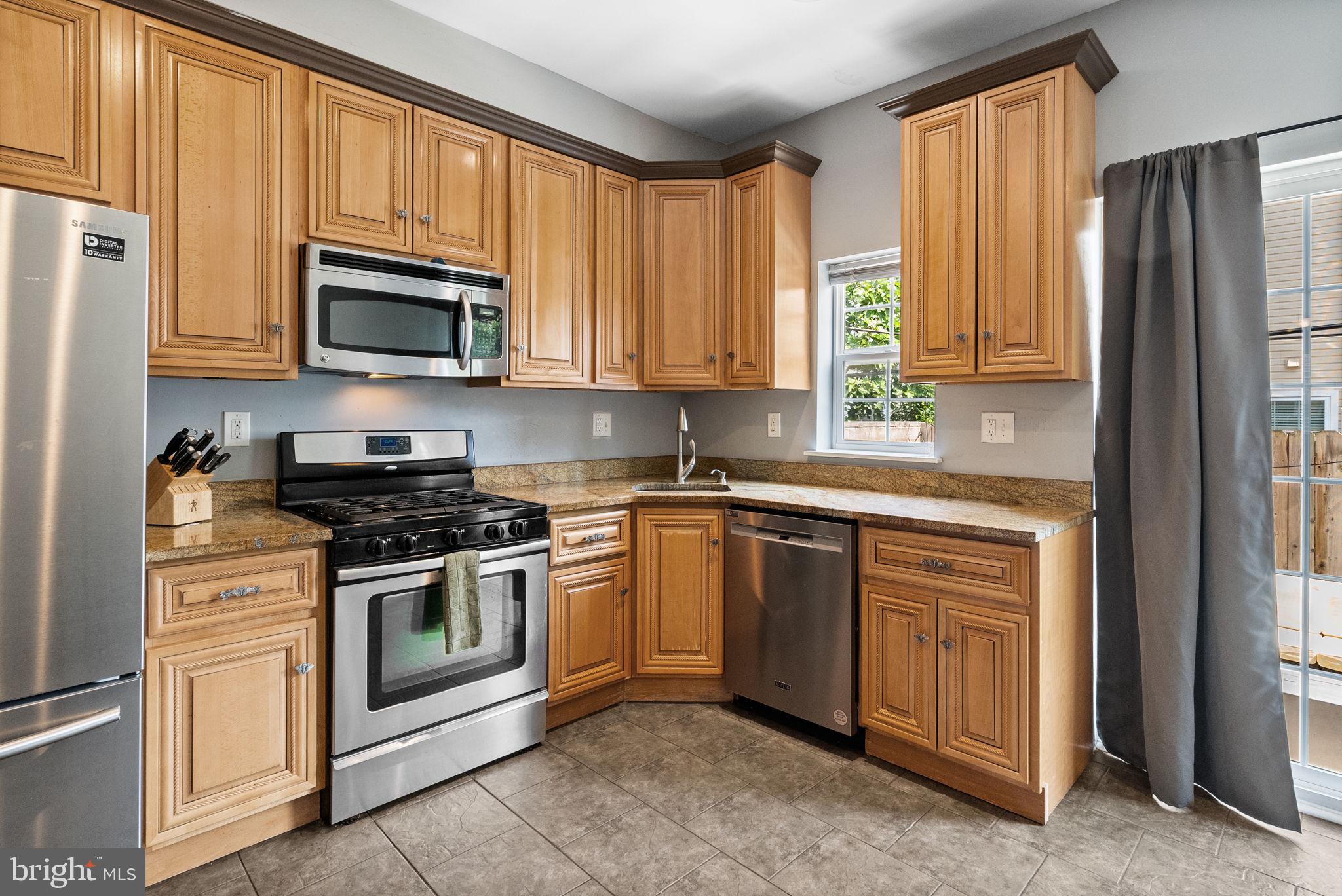 POINT BREEZE - Residential