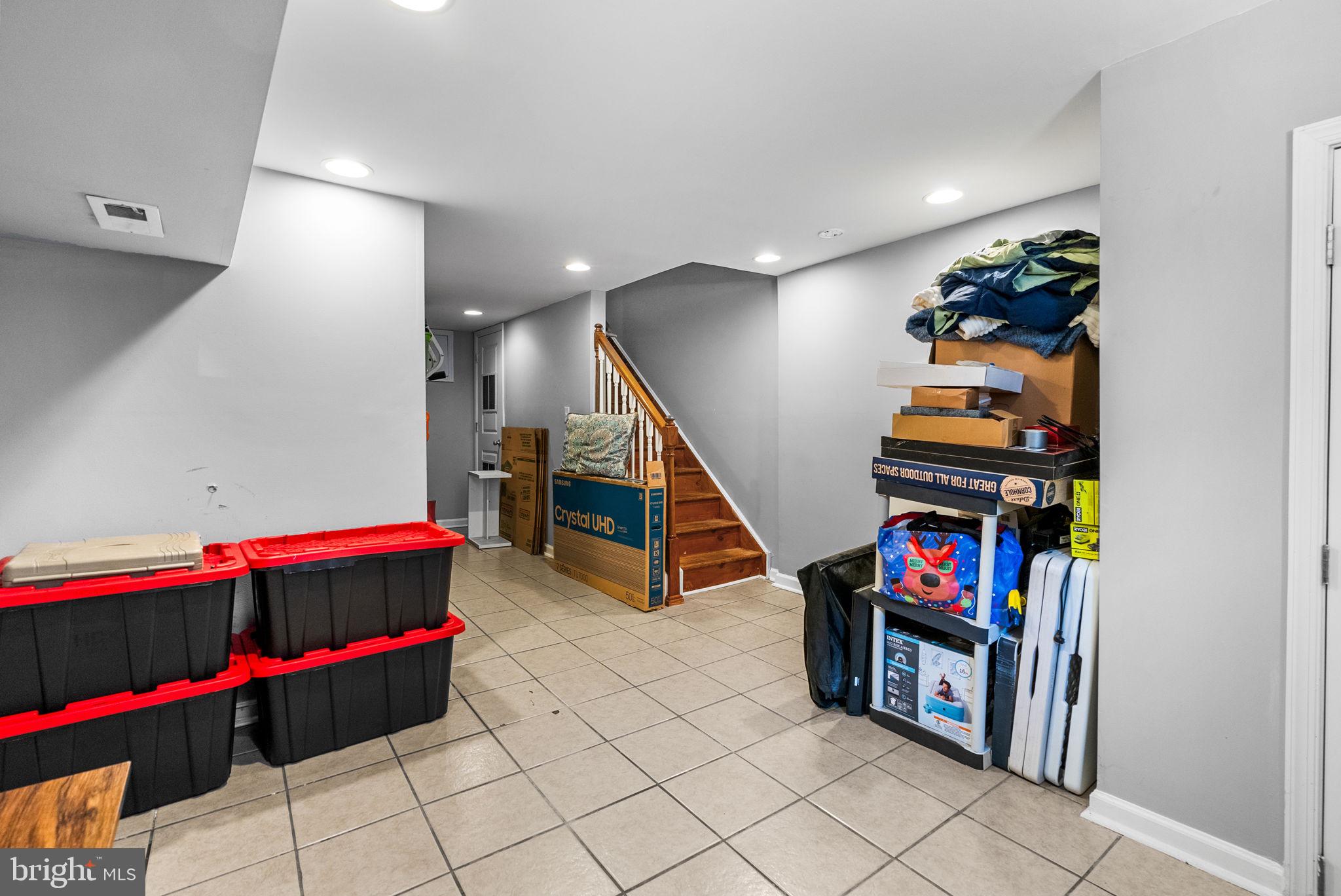 POINT BREEZE - Residential