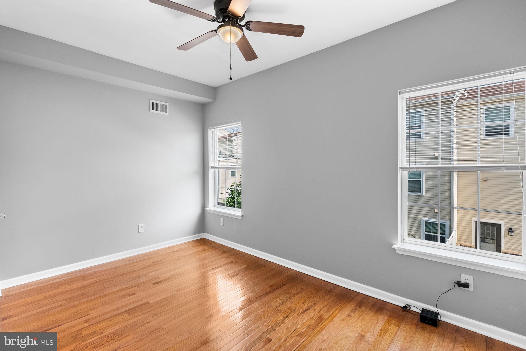 POINT BREEZE - Residential