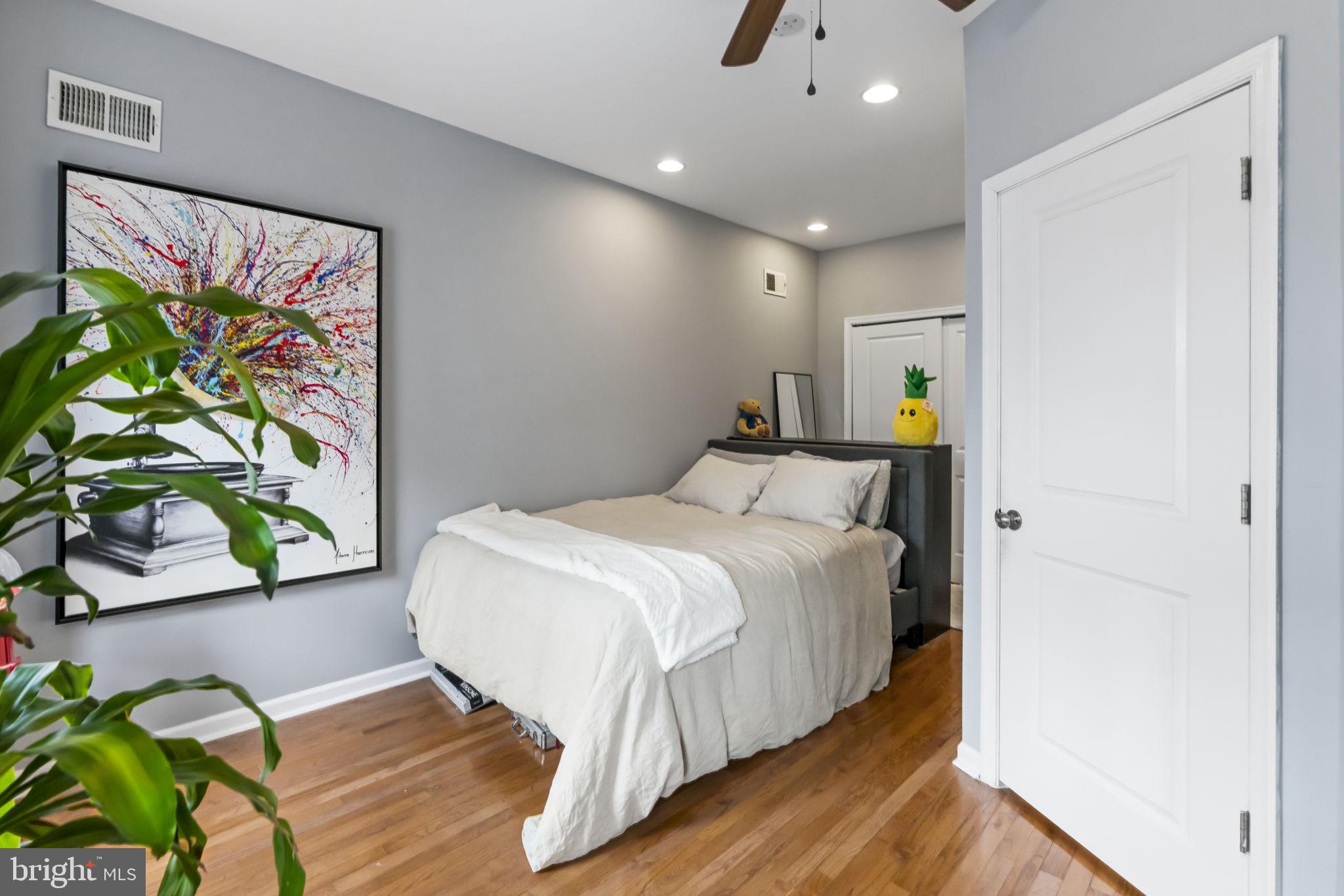 POINT BREEZE - Residential
