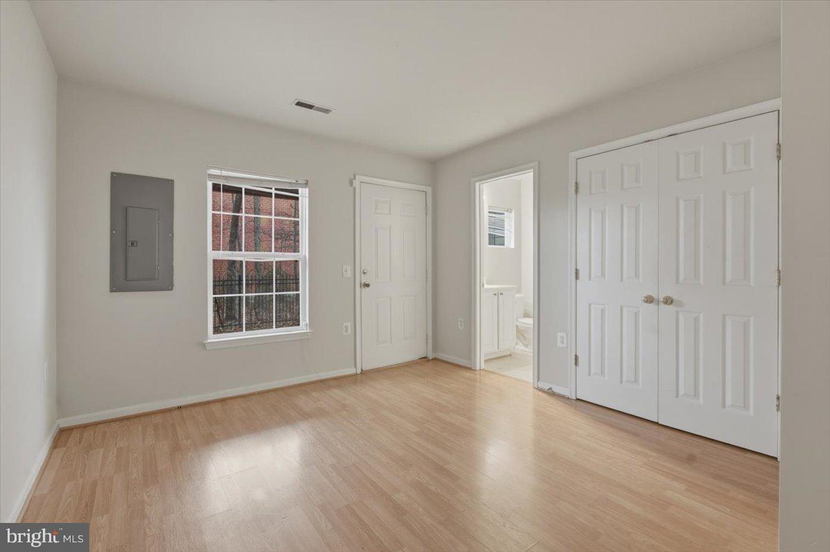 PARKSIDE AT DULLES - Residential