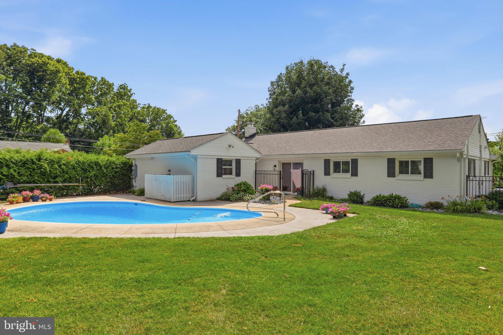 277 APPLE DRIVE