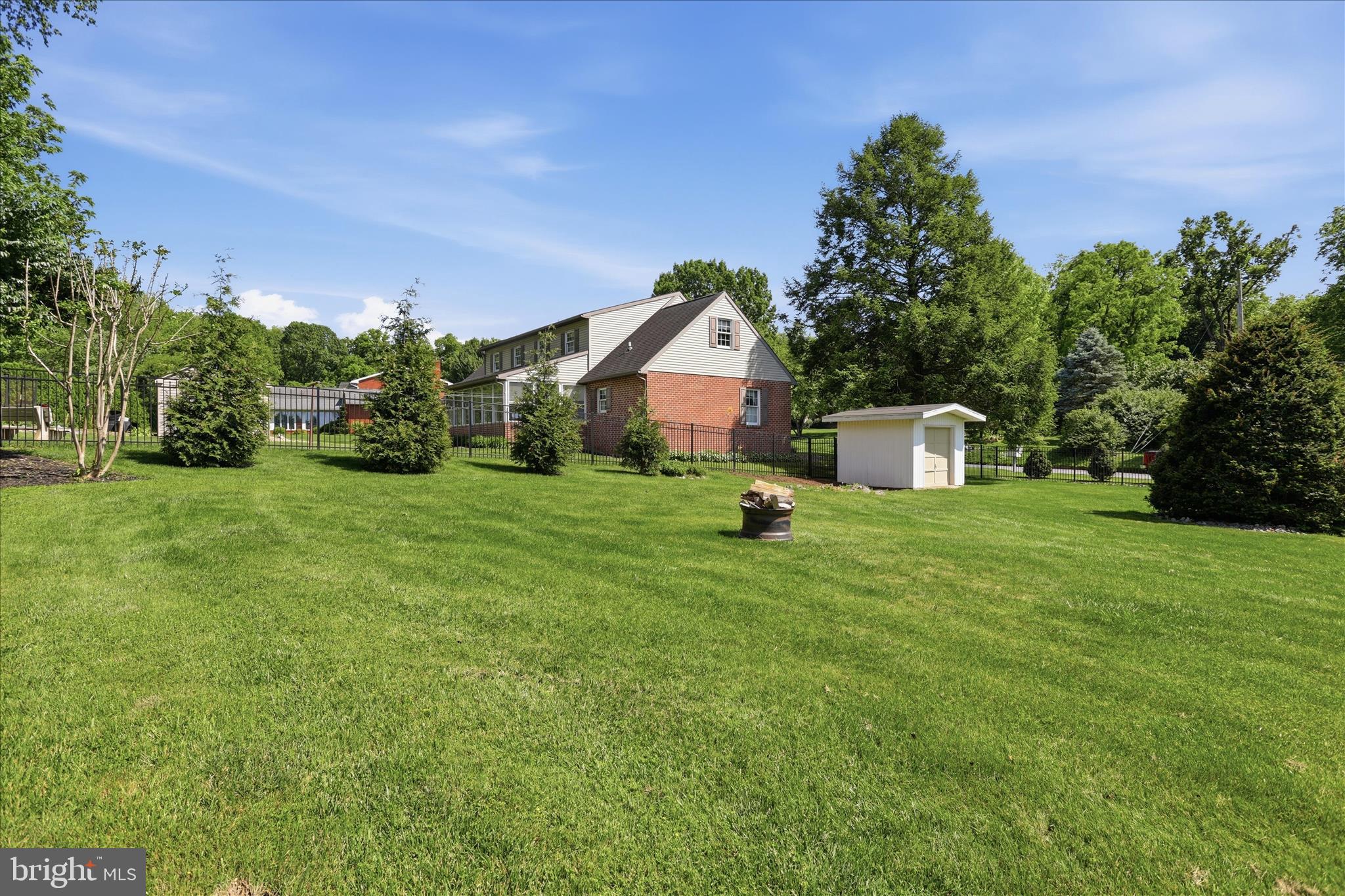 277 APPLE DRIVE