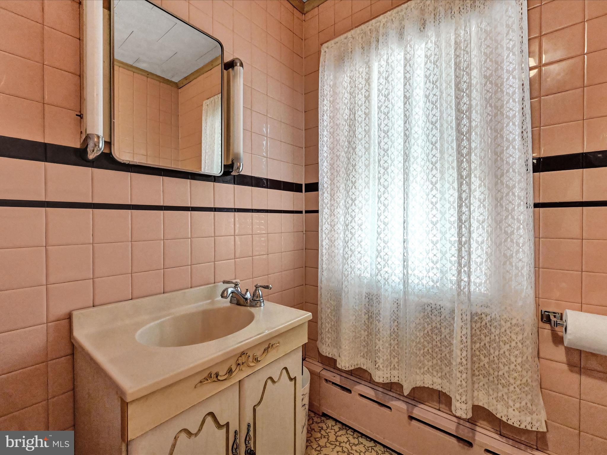 MOUNT HOPE - Residential