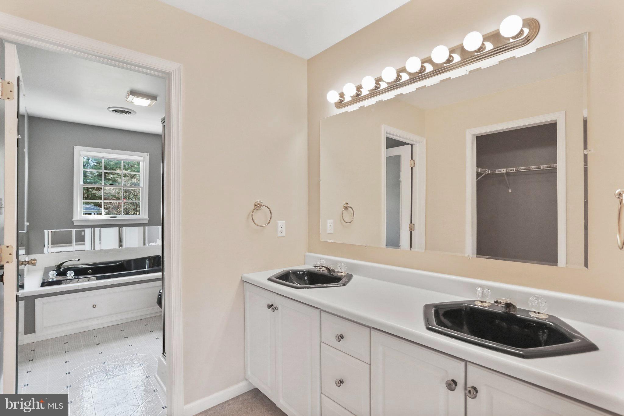 HONEYWOOD ON THE POTOMAC - Residential