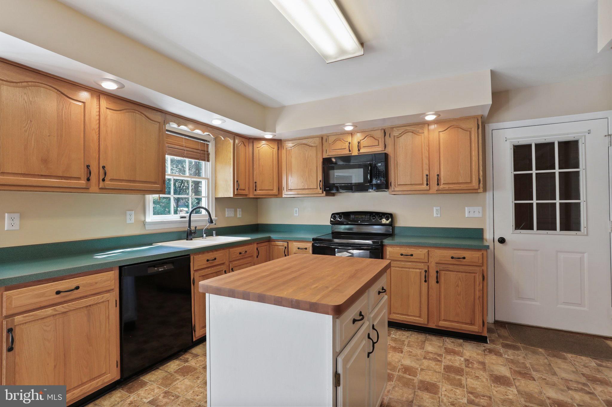 HONEYWOOD ON THE POTOMAC - Residential