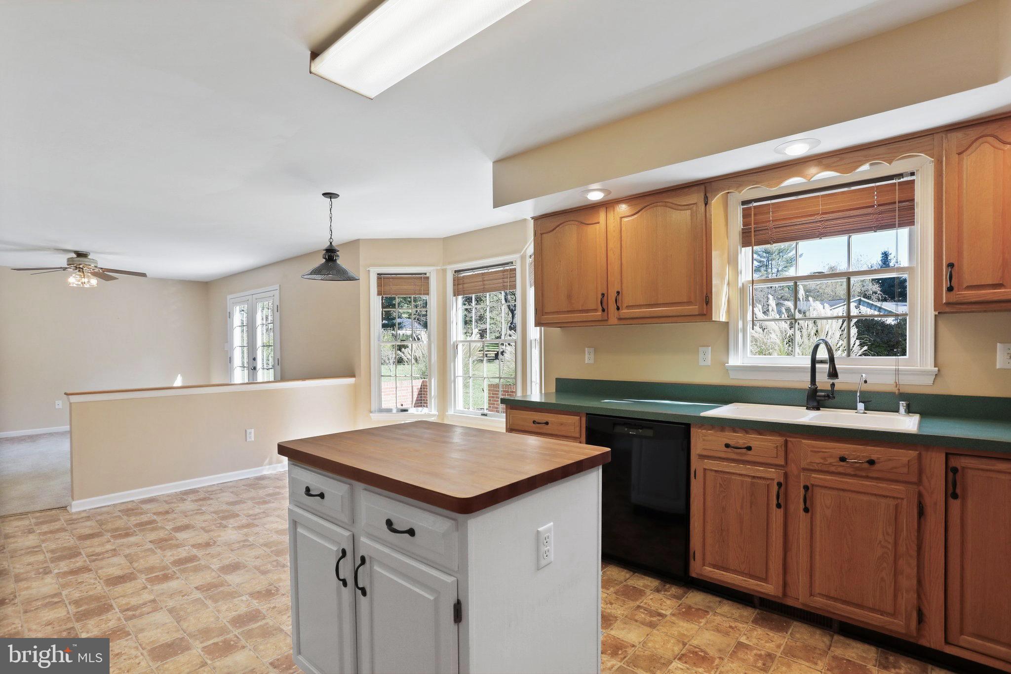 HONEYWOOD ON THE POTOMAC - Residential