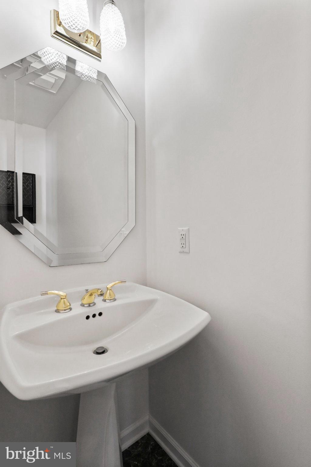 HONEYWOOD ON THE POTOMAC - Residential