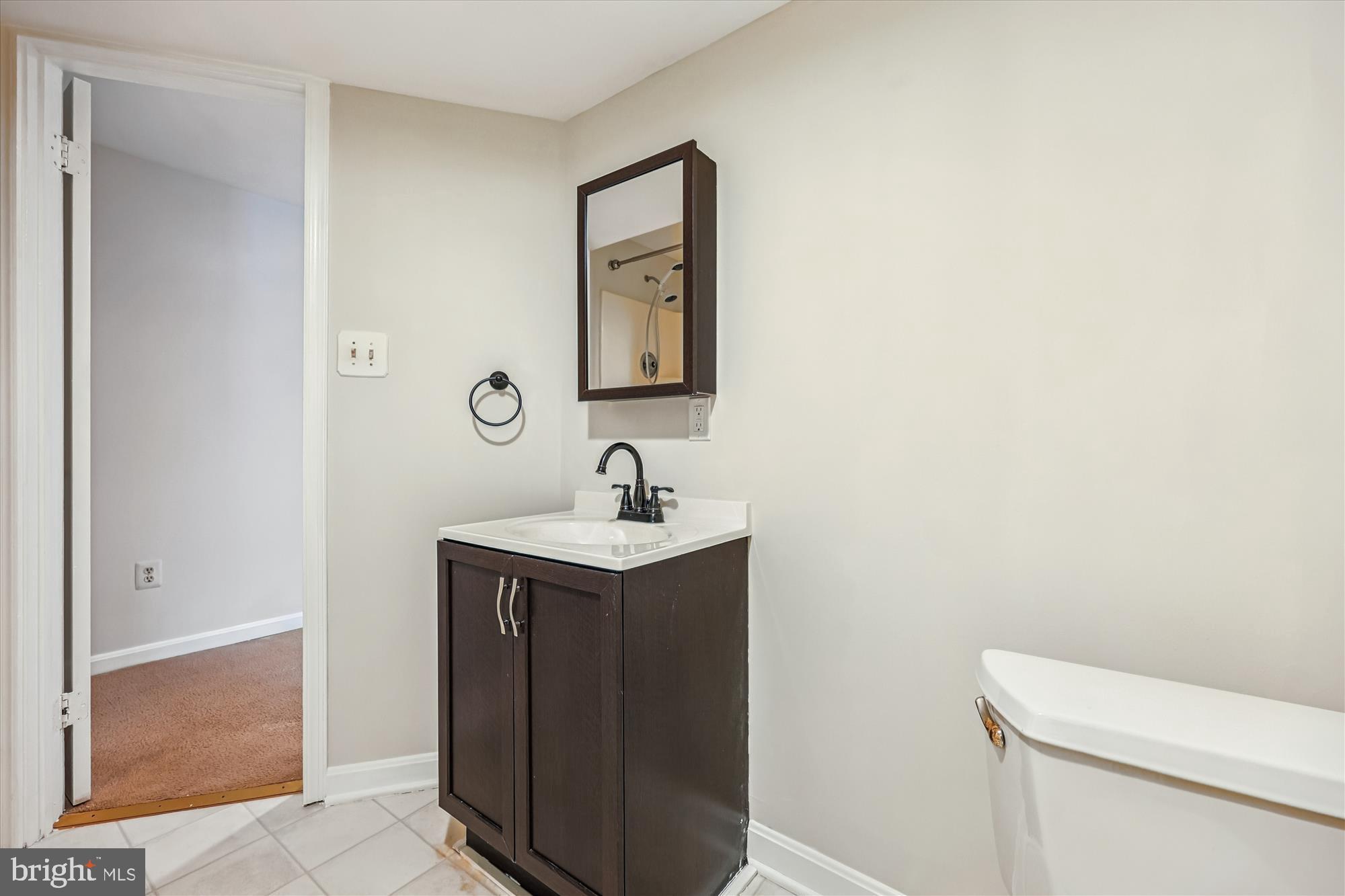 CASHELL MANOR - Residential Lease