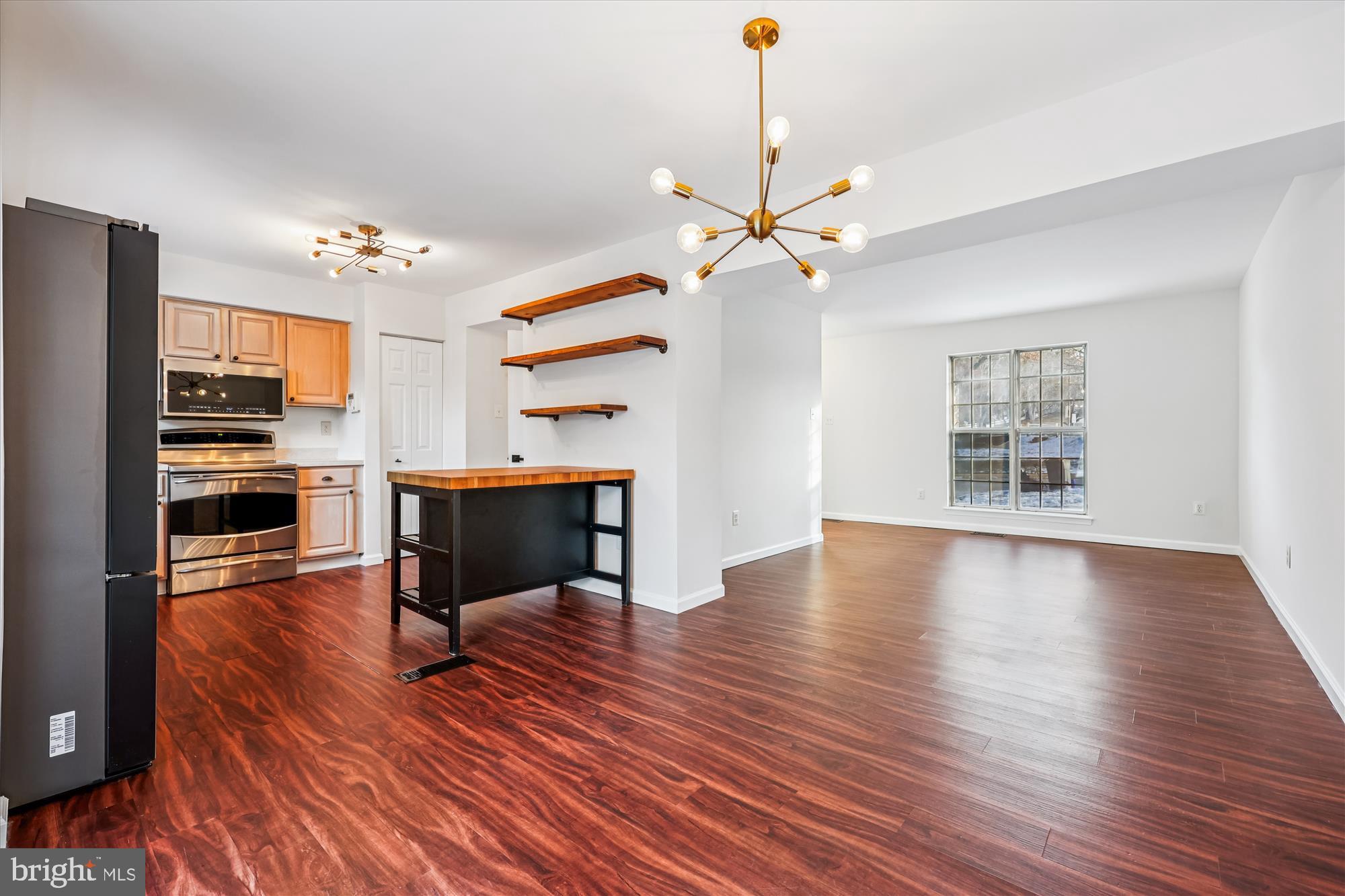 CASHELL MANOR - Residential Lease