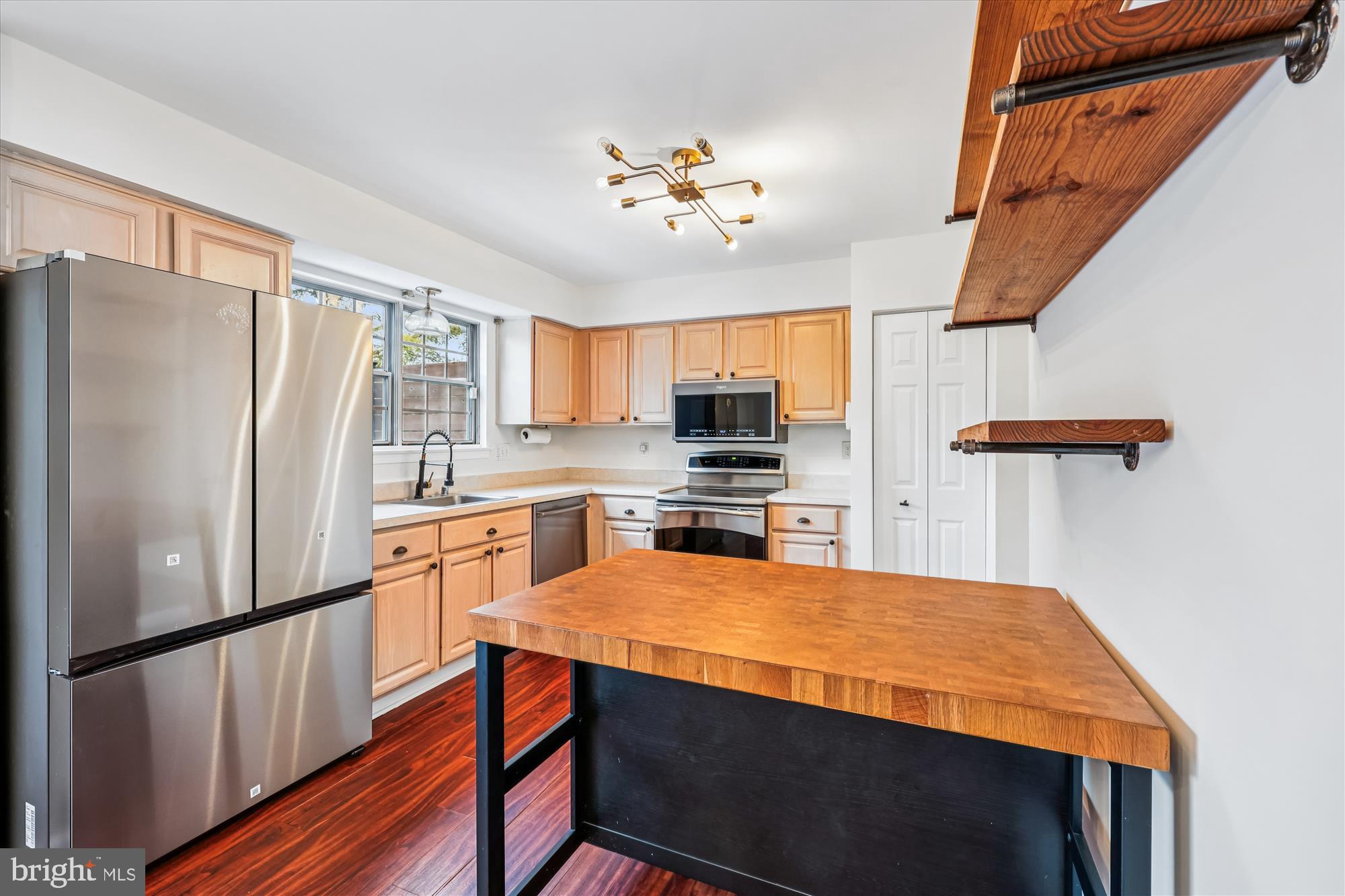 CASHELL MANOR - Residential Lease