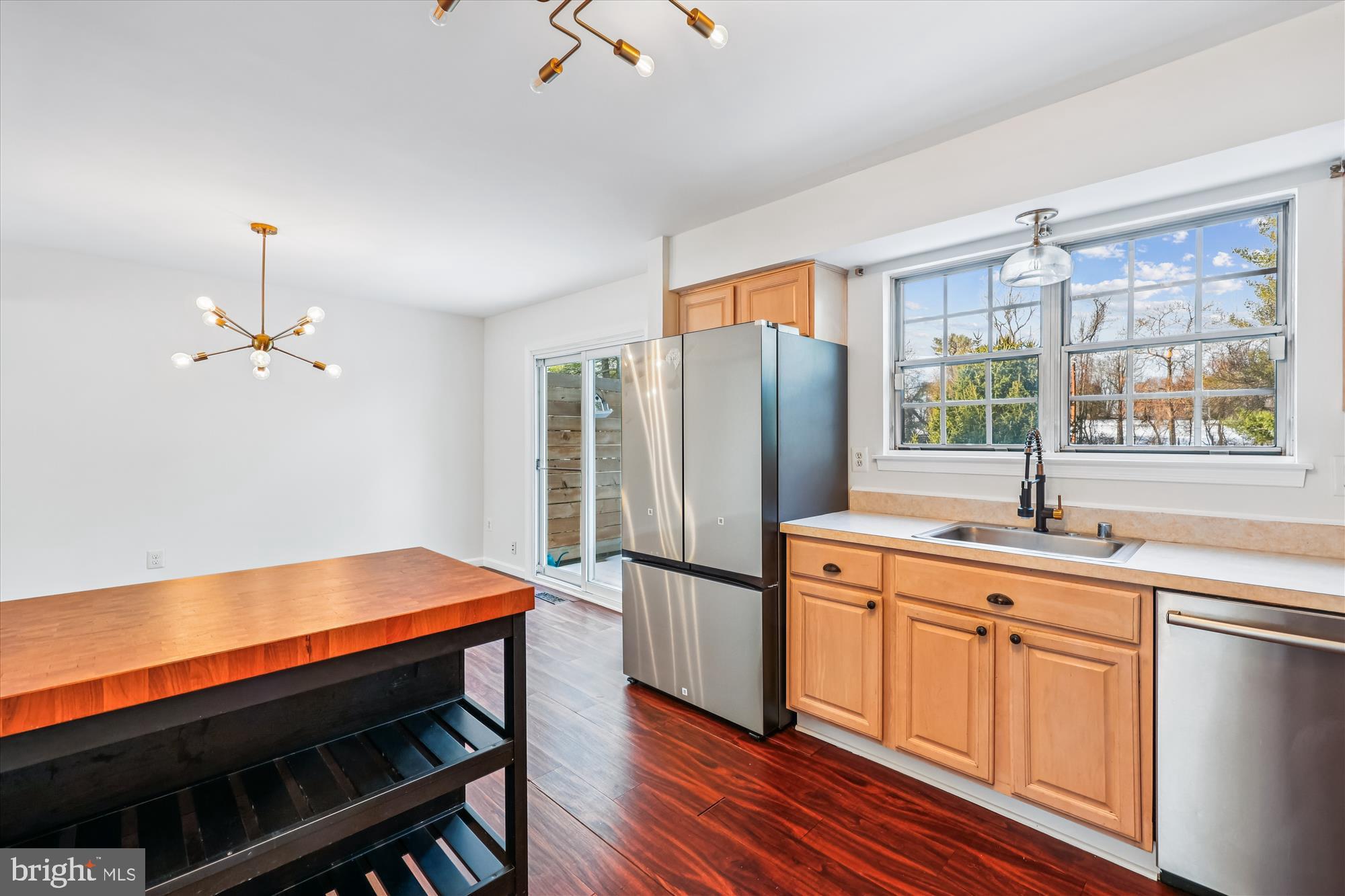 CASHELL MANOR - Residential Lease