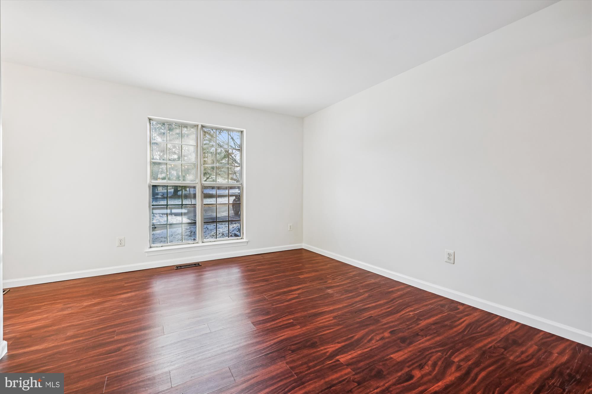 CASHELL MANOR - Residential Lease