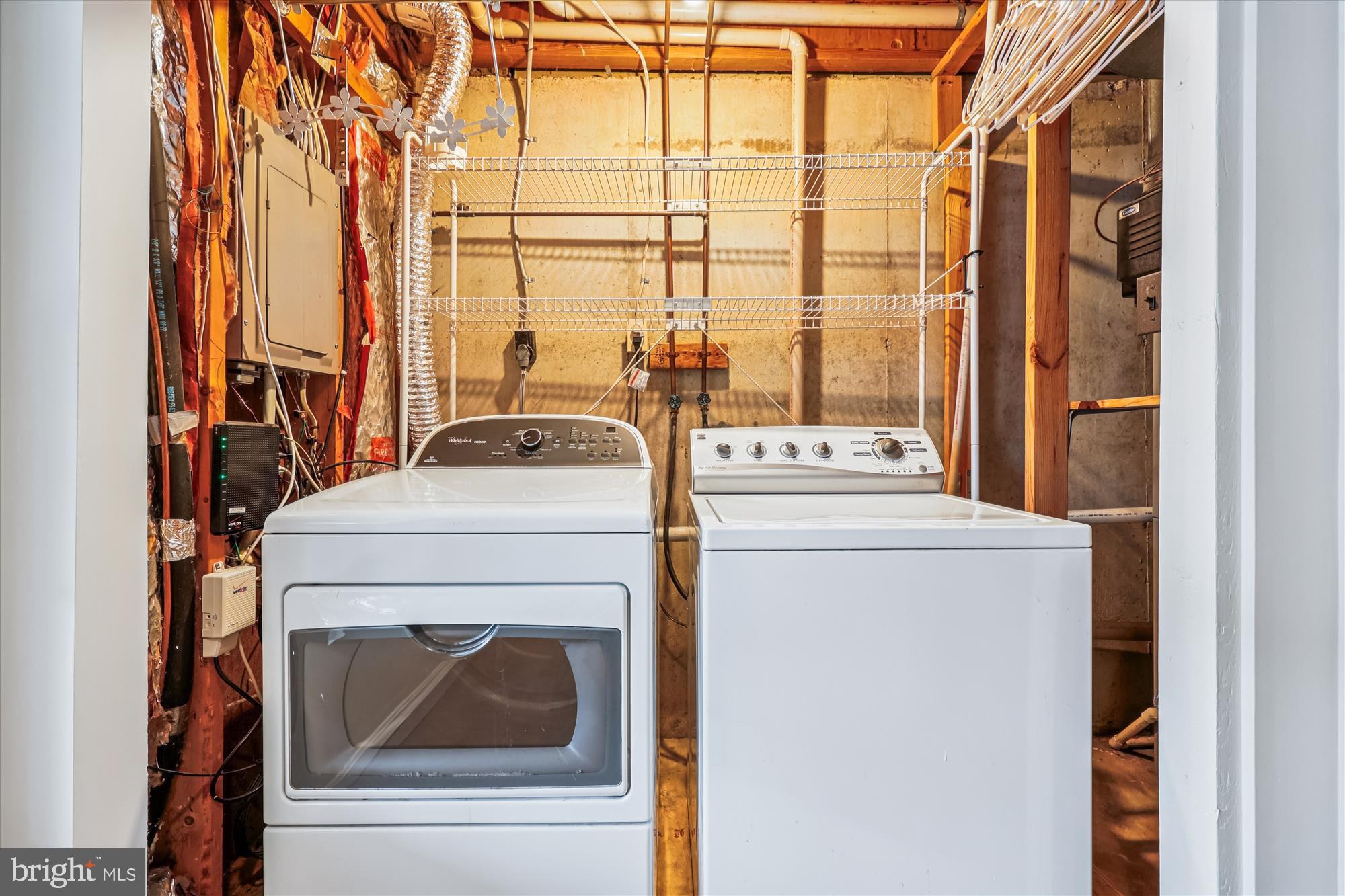 CASHELL MANOR - Residential Lease