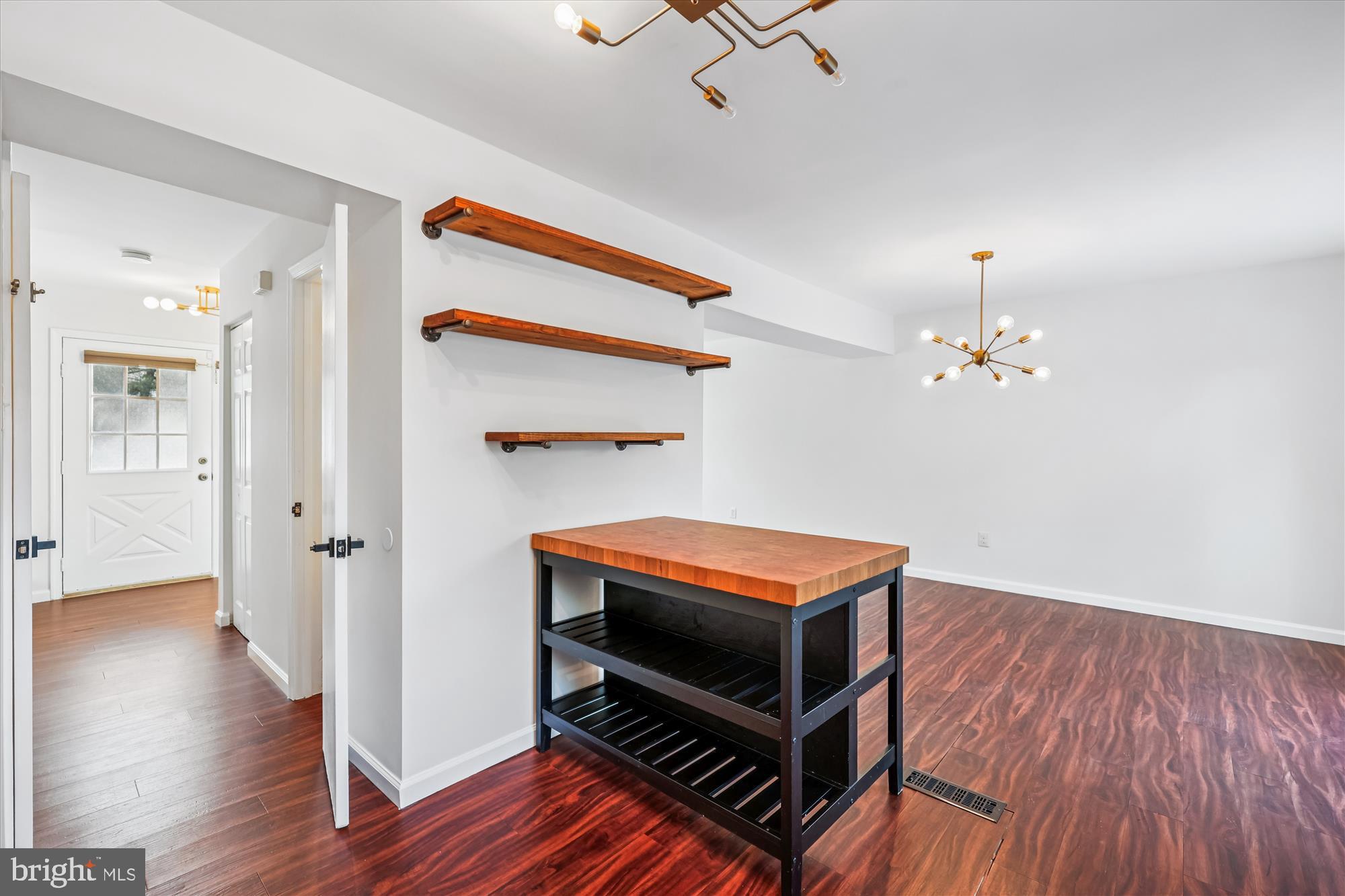 CASHELL MANOR - Residential Lease