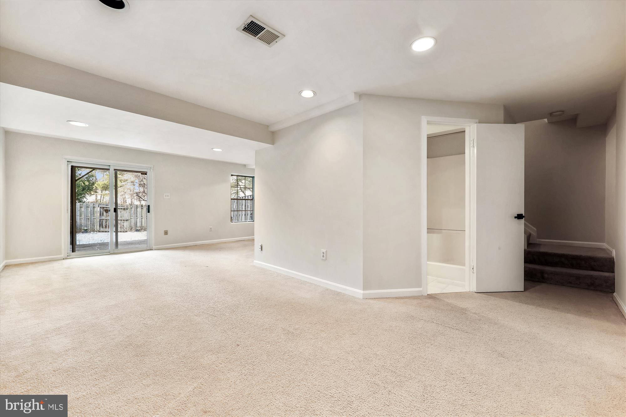 CASHELL MANOR - Residential Lease