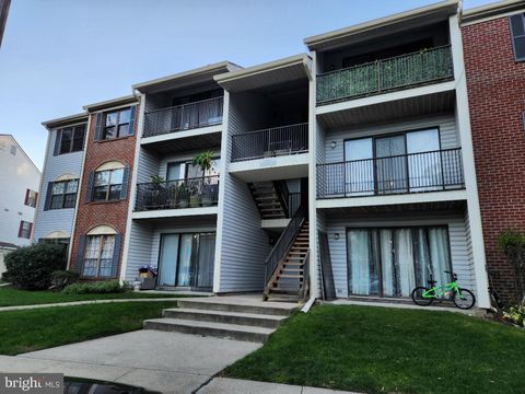 Photo of 21 Kite Court, LAWRENCEVILLE, NJ 08648 (MLS # NJME2067534)