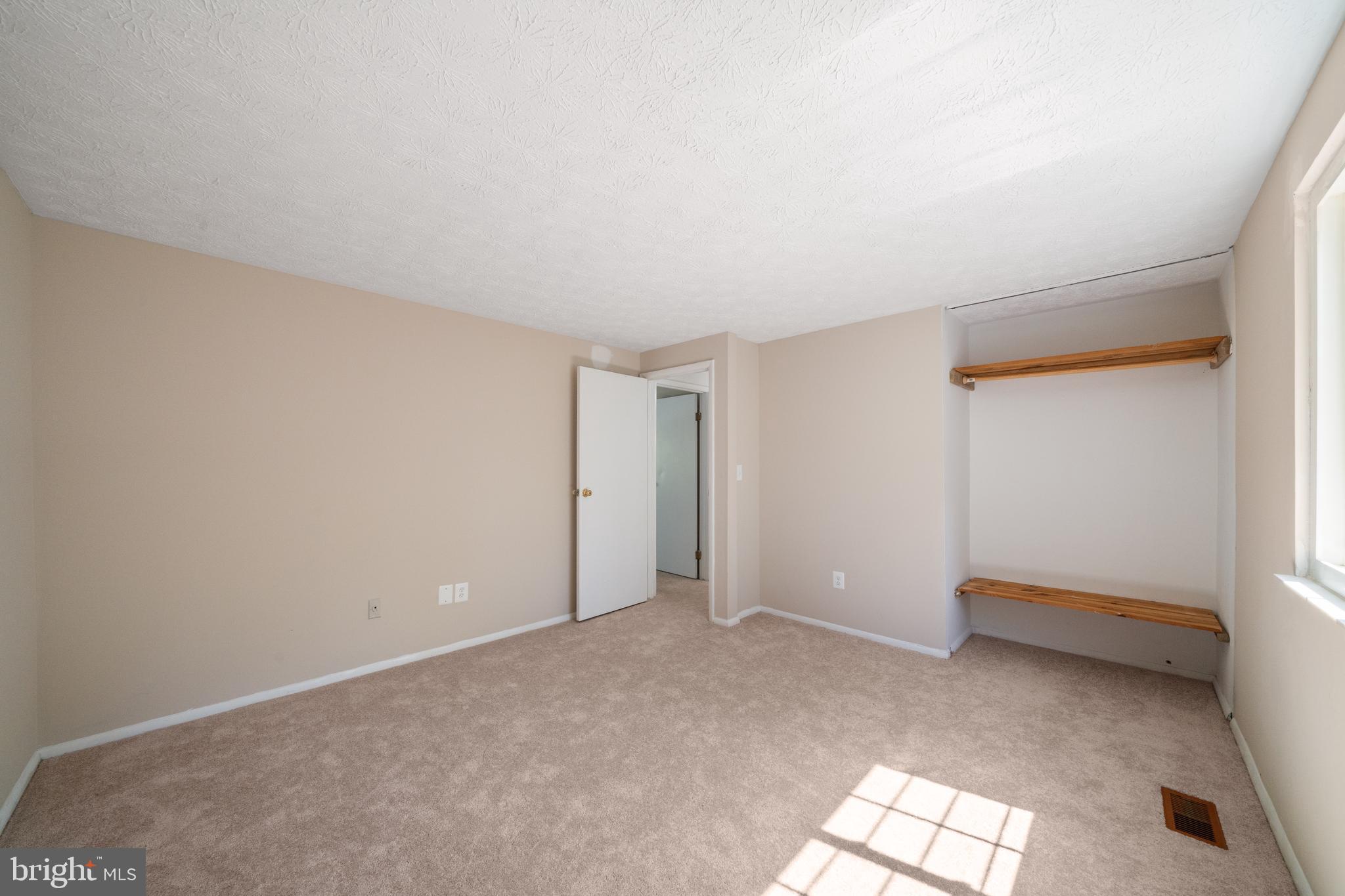 ESTATES AT EAGLE LIE - Residential