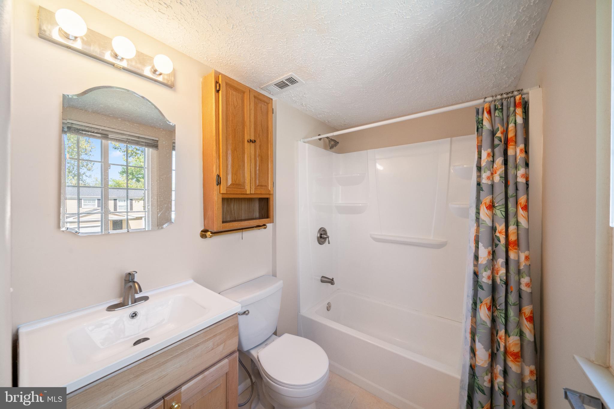 ESTATES AT EAGLE LIE - Residential