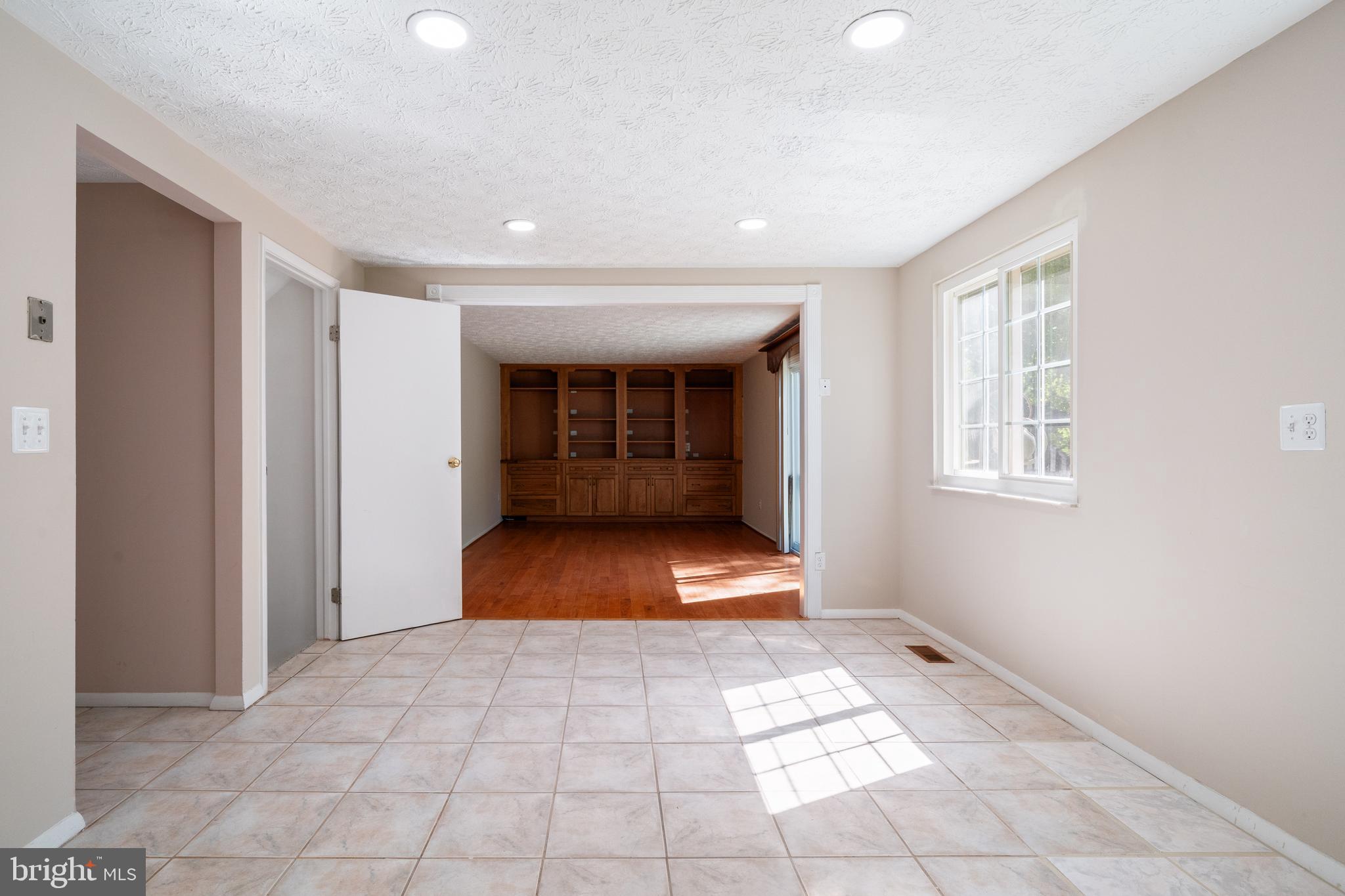 ESTATES AT EAGLE LIE - Residential