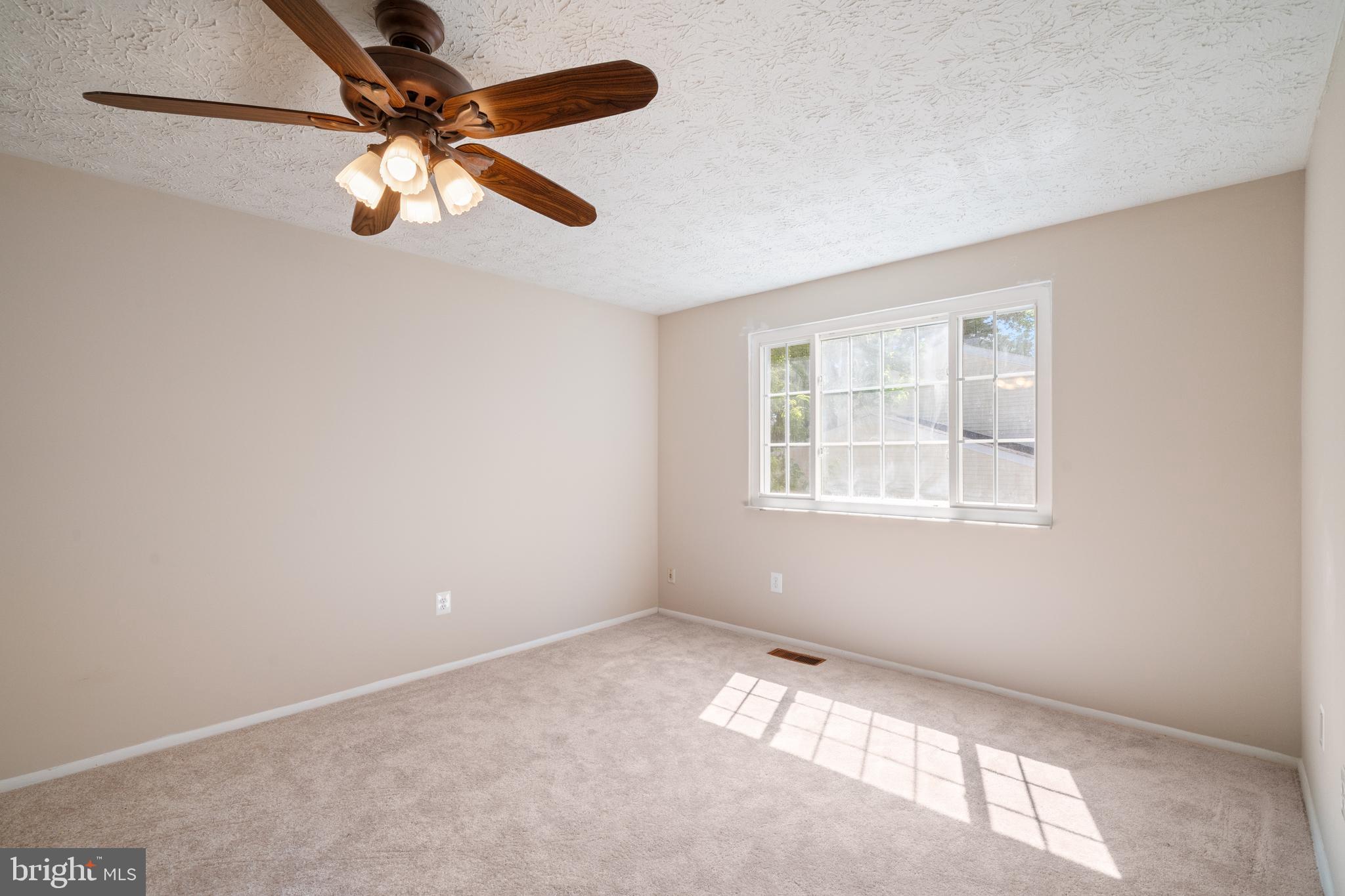ESTATES AT EAGLE LIE - Residential