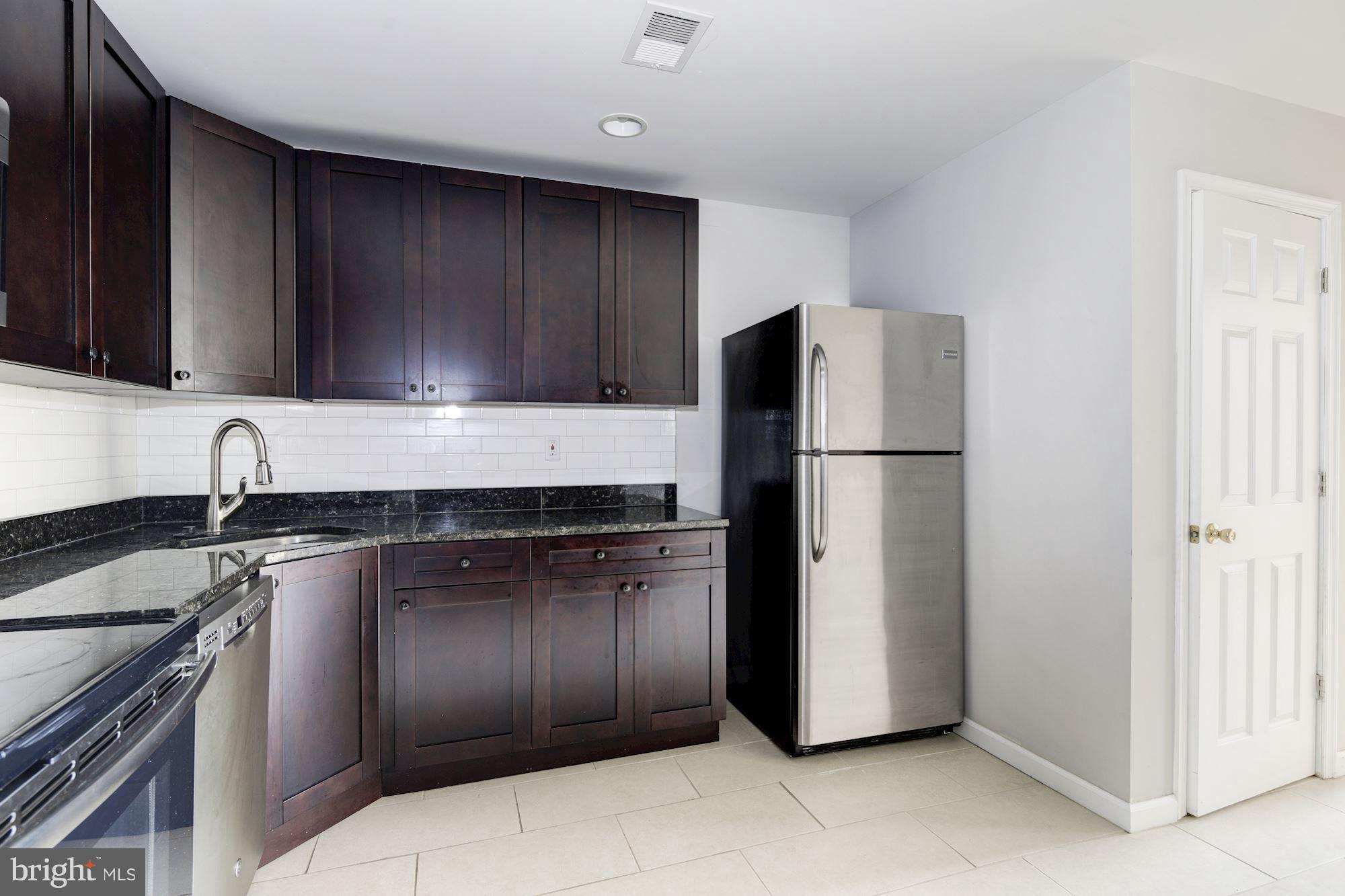 HIGHLANDTOWN - Residential Lease